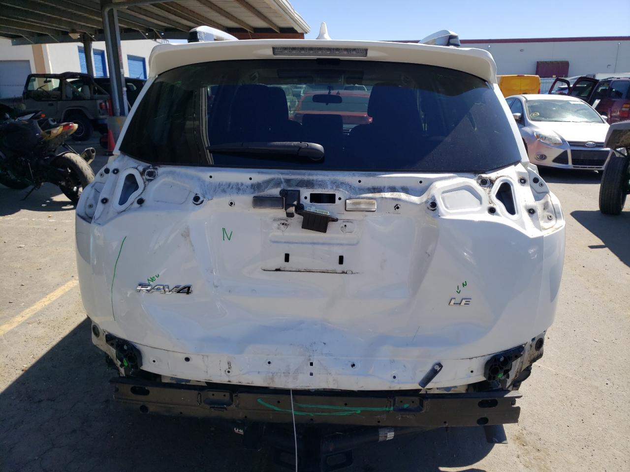 2016 TOYOTA RAV4 LE - Фото 6