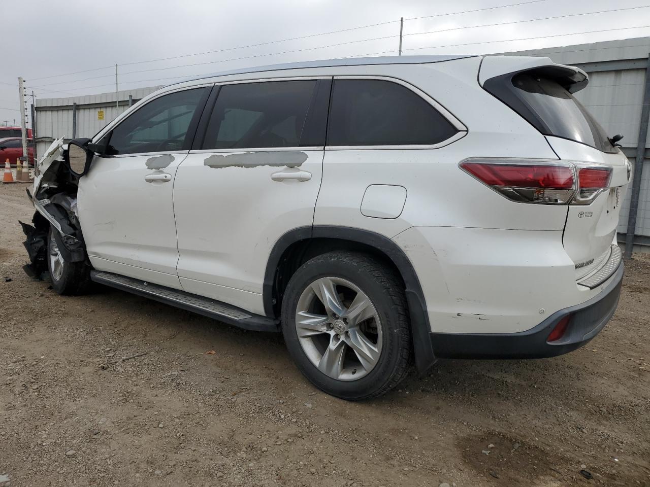 2015 TOYOTA HIGHLANDER - Image 2