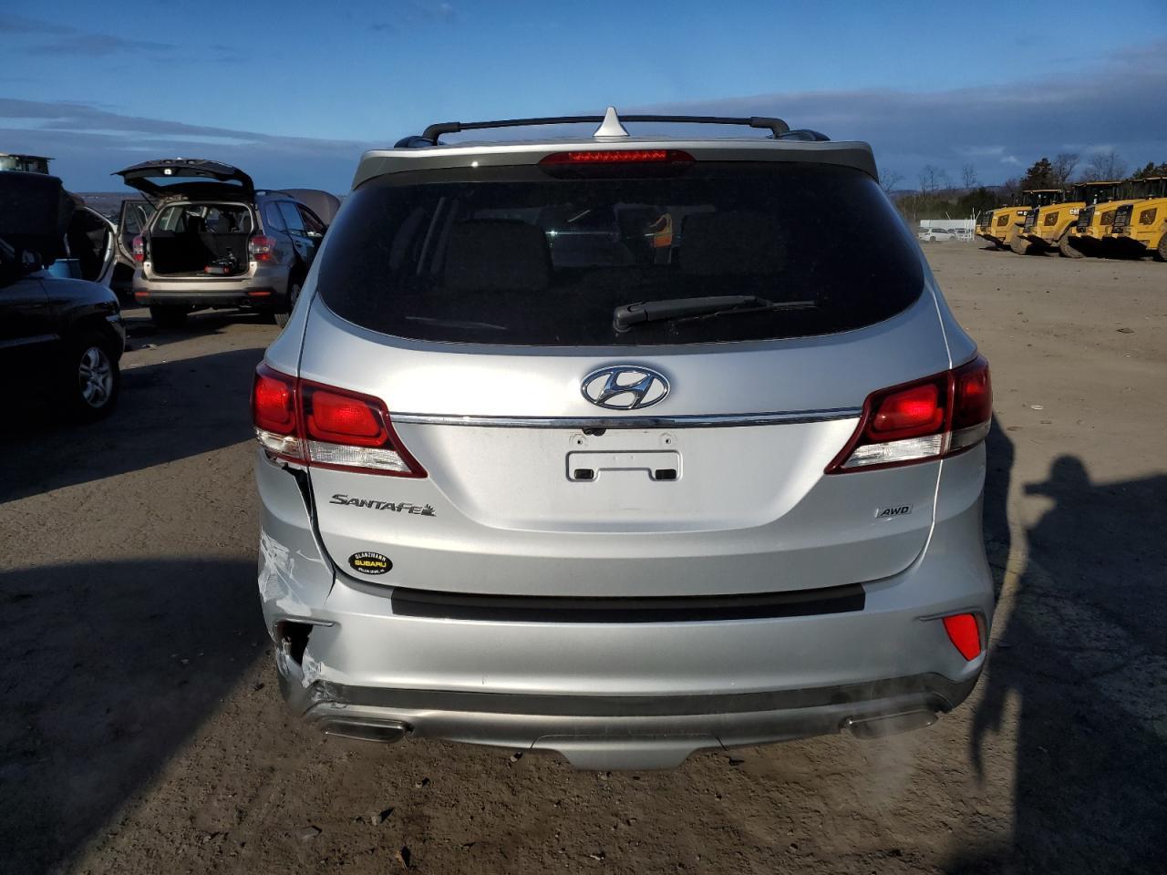 2017 HYUNDAI SANTA FE S - Image 6