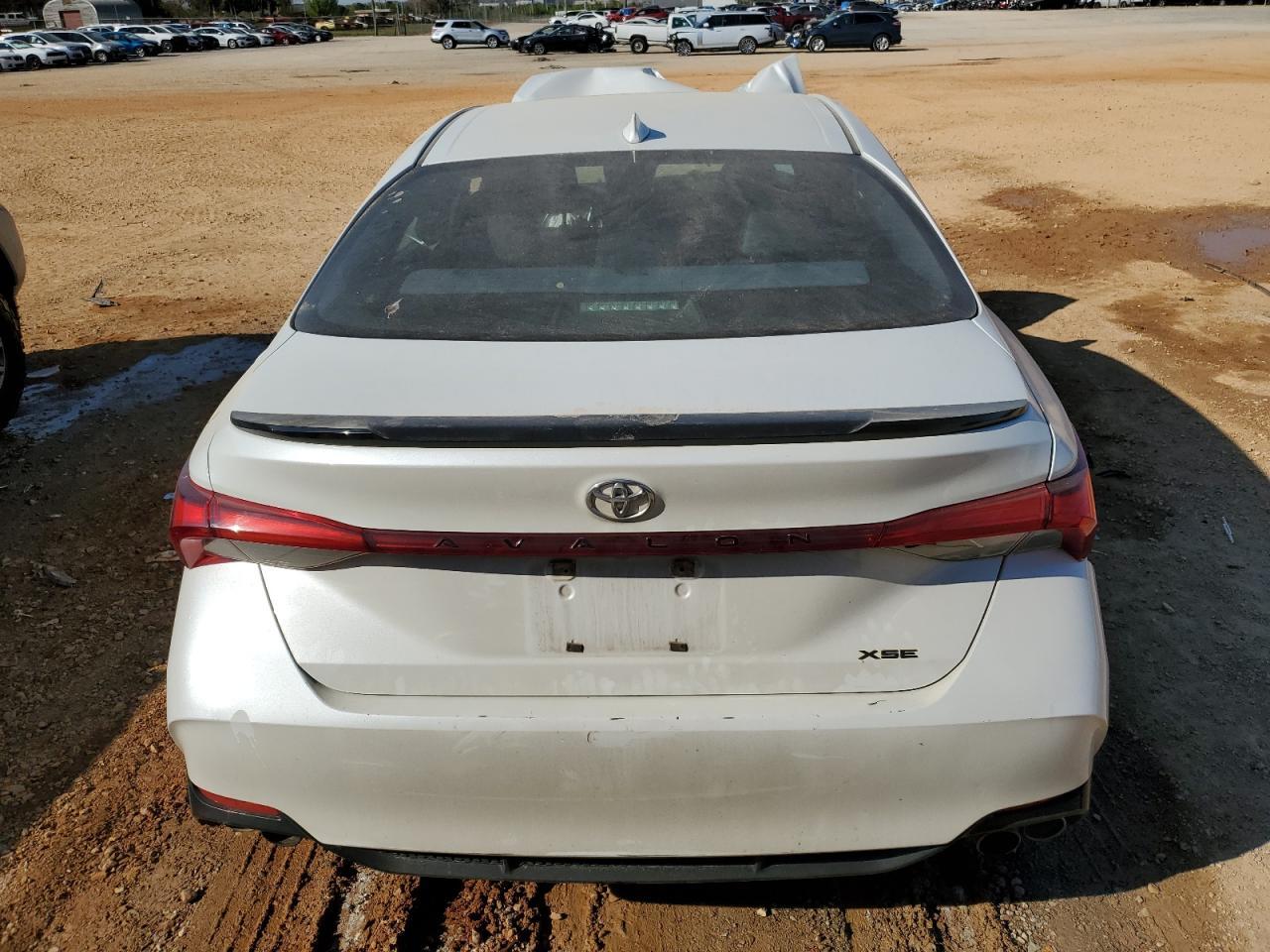 2019 TOYOTA AVALON XLE - Image 6