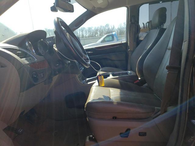 2014 Chrysler Town & Country Touring L - Image 7