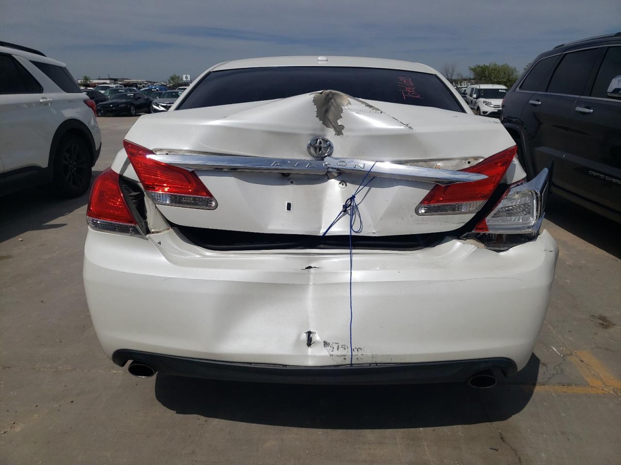 2011 TOYOTA AVALON BAS - Image 6