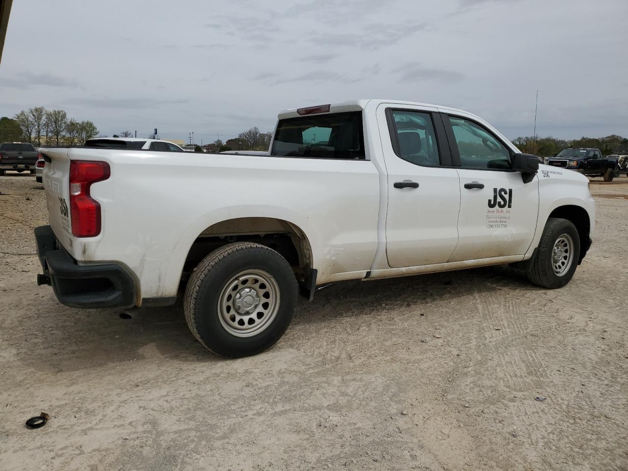 2021 CHEVROLET SILVERADO - Фото 3
