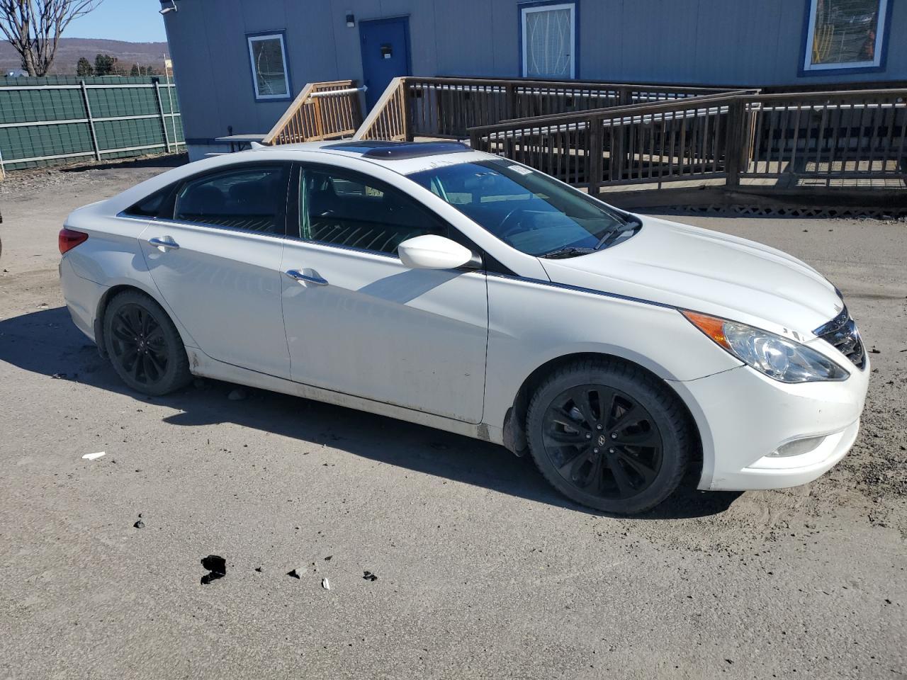 2011 HYUNDAI SONATA SE - Image 4