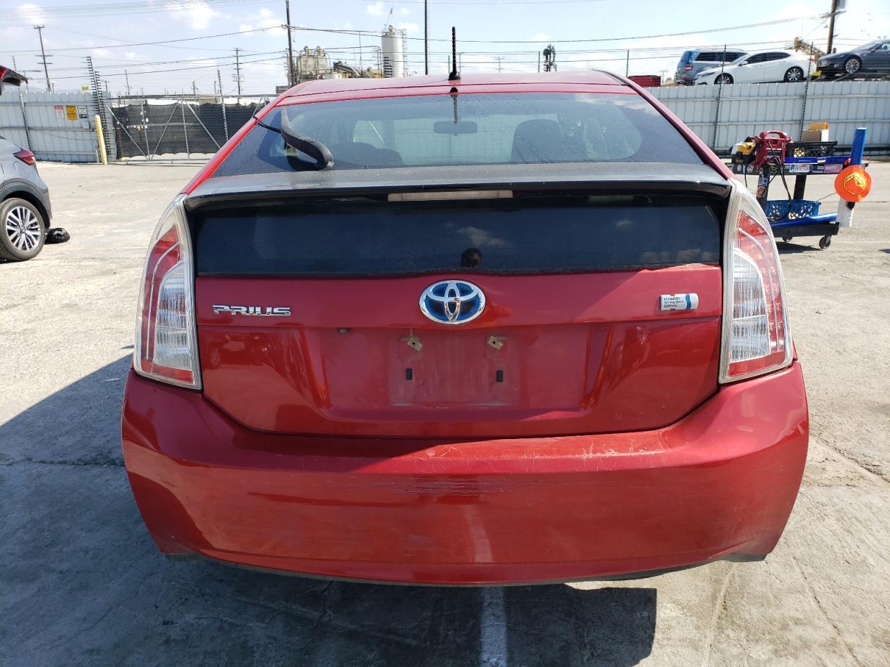 2015 TOYOTA PRIUS - Image 6