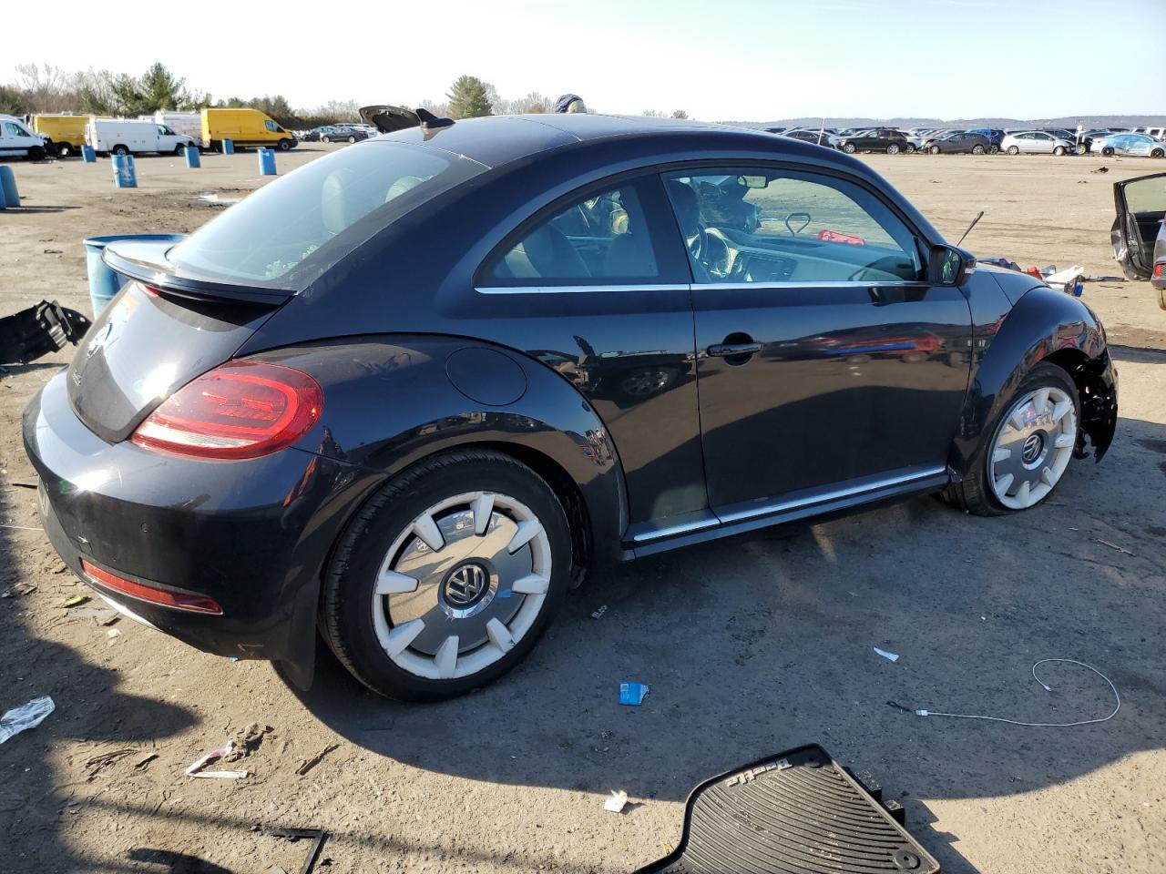 2019 VOLKSWAGEN BEETLE S - Фото 3