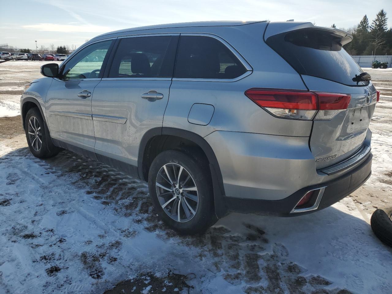 2019 TOYOTA HIGHLANDER - Image 2