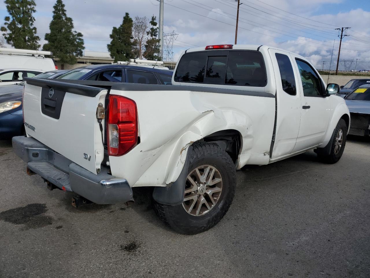2017 NISSAN FRONTIER S - Image 3