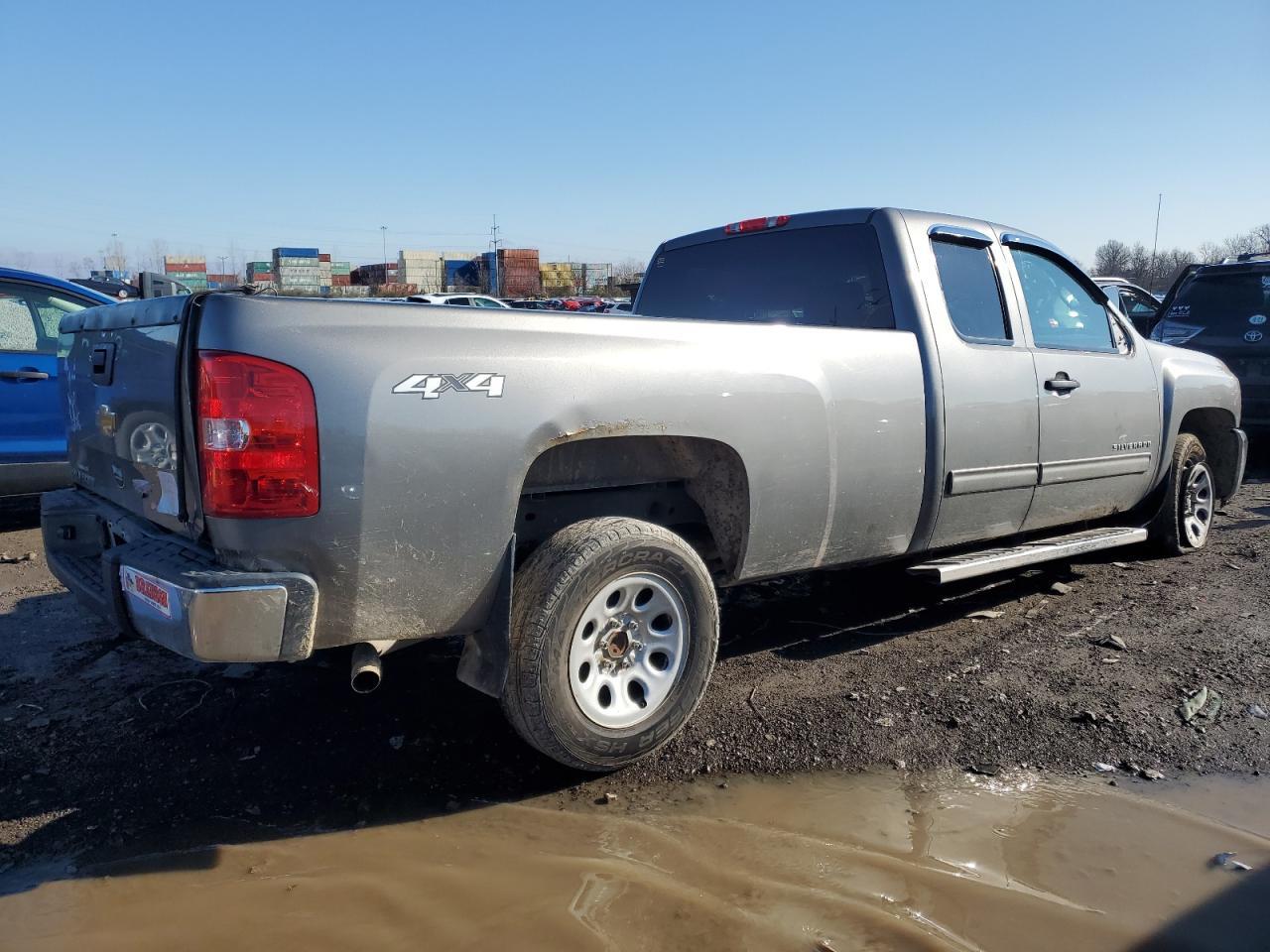 2013 CHEVROLET SILVERADO - Фото 3
