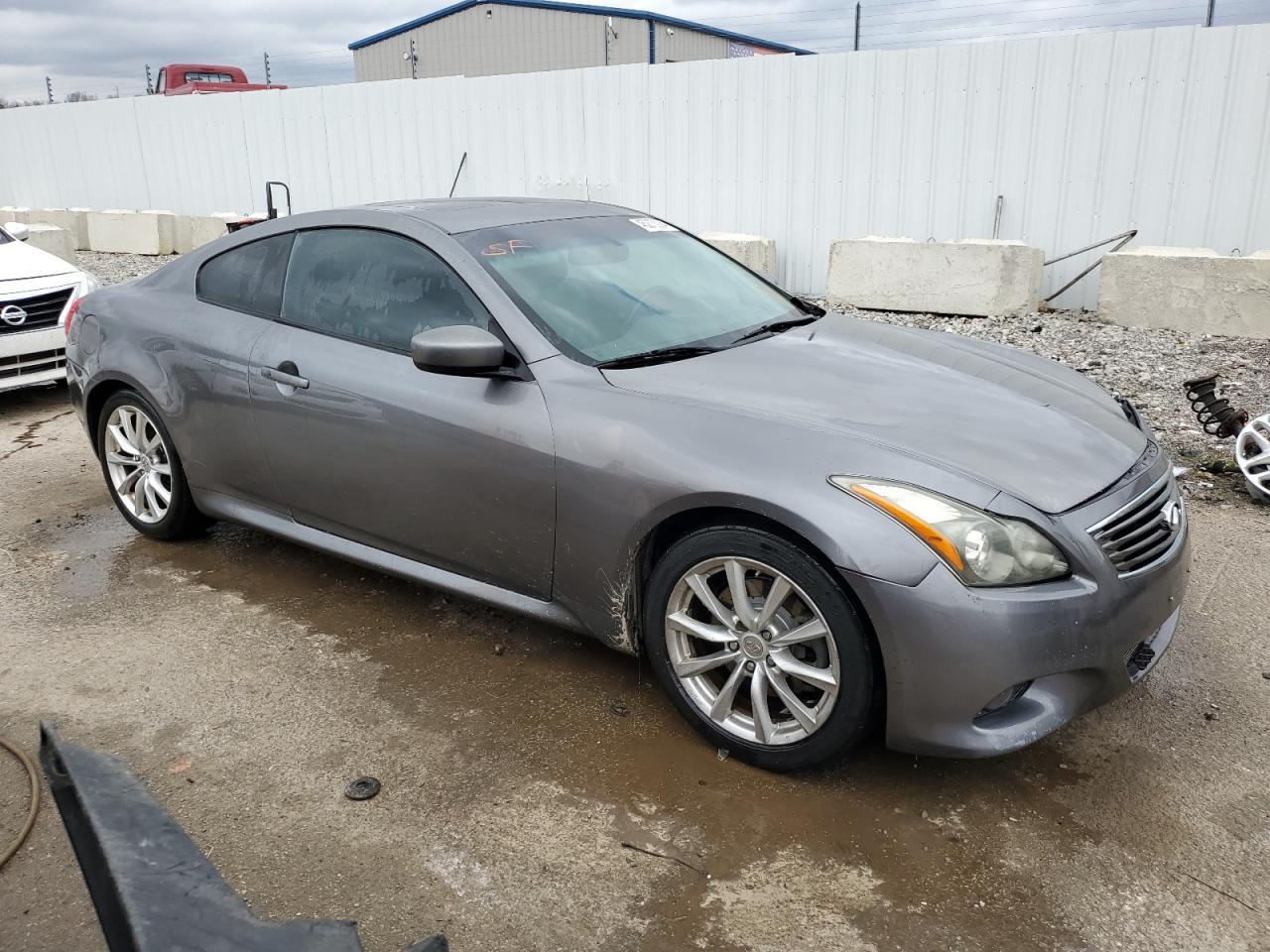 2011 INFINITI G37 BASE - Image 4
