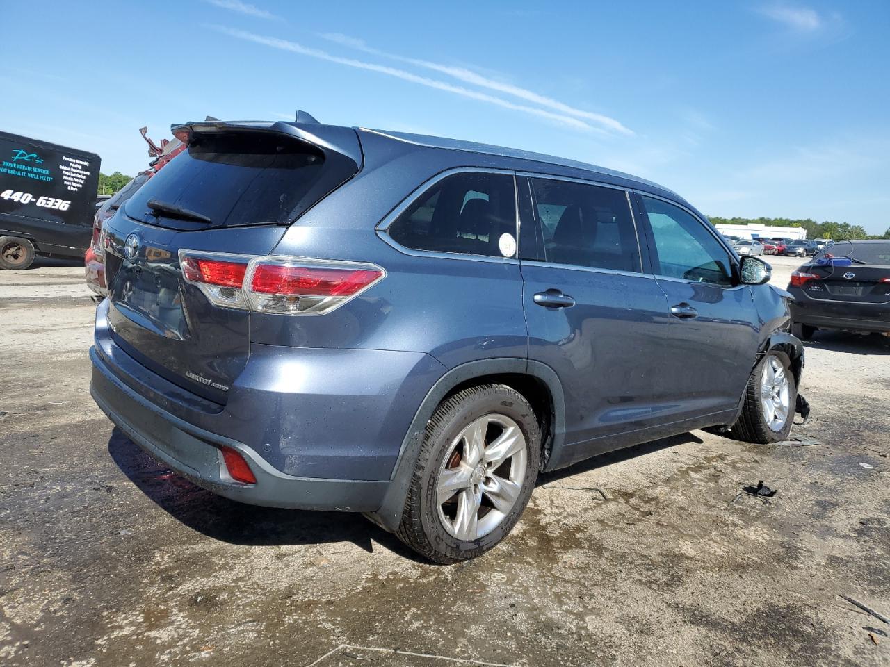 2015 TOYOTA HIGHLANDER - Image 3