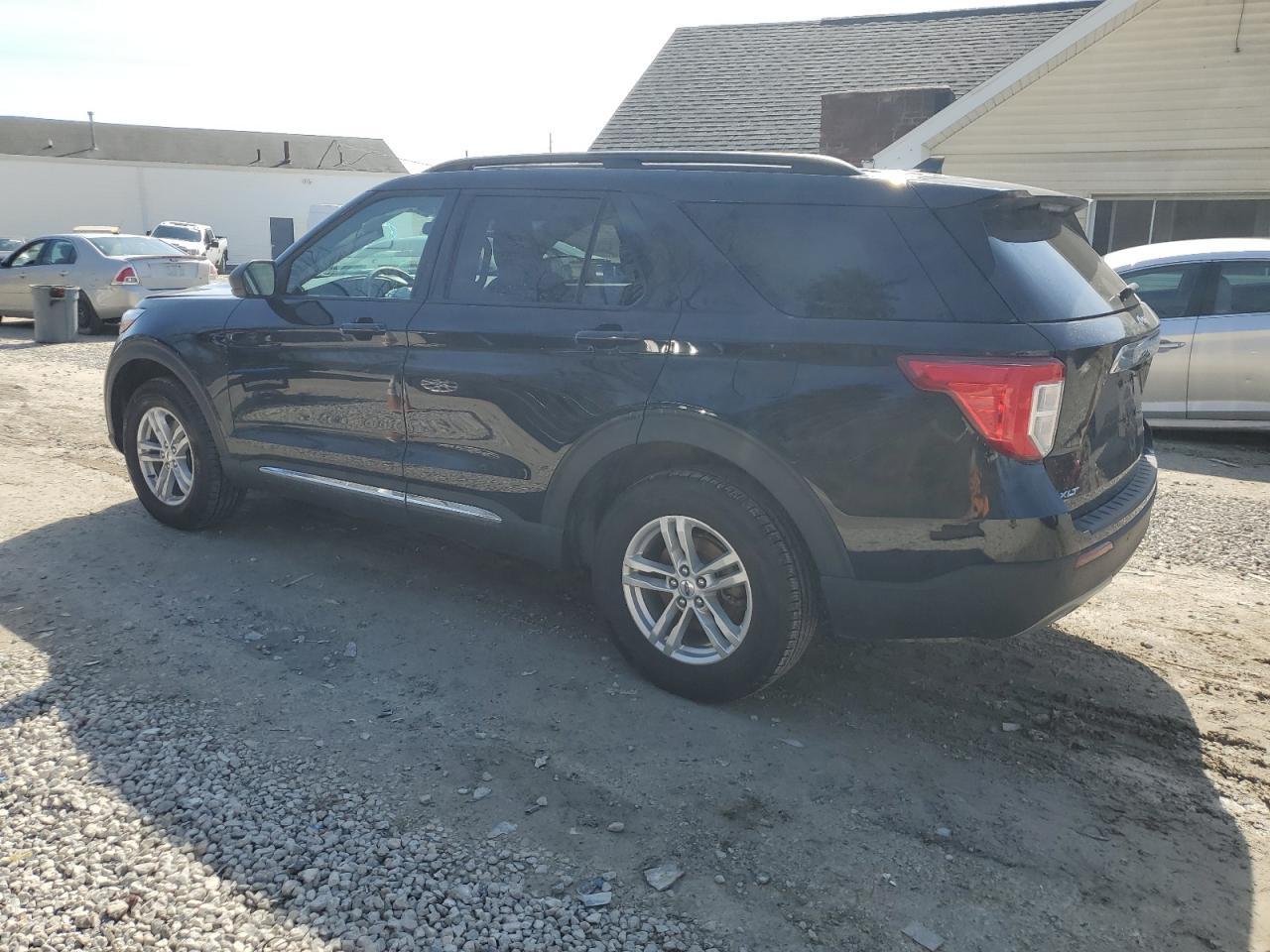 2022 FORD EXPLORER X - Image 2