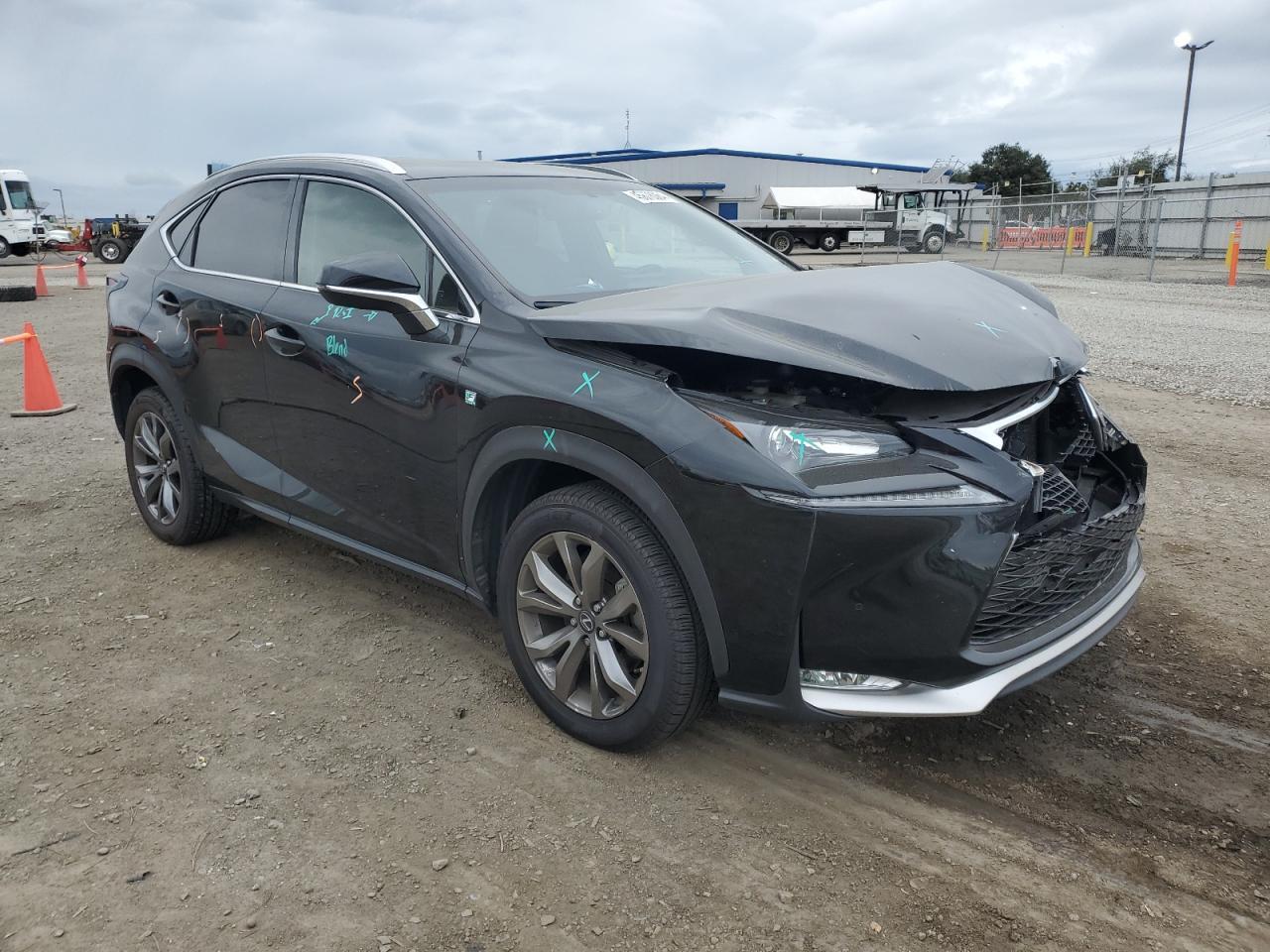 2016 LEXUS NX 200T BA - Фото 4