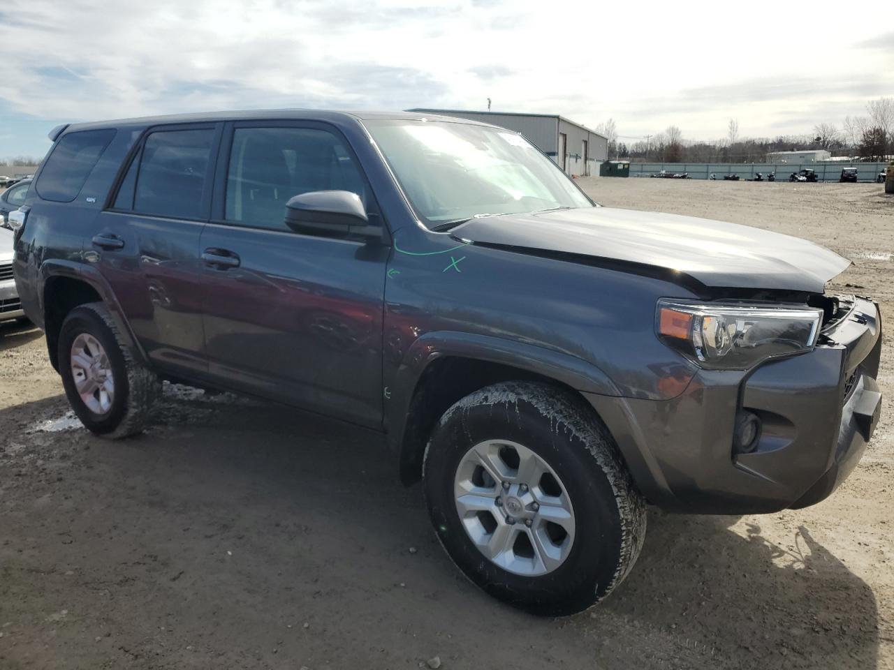 2022 TOYOTA 4RUNNER SR - Фото 4