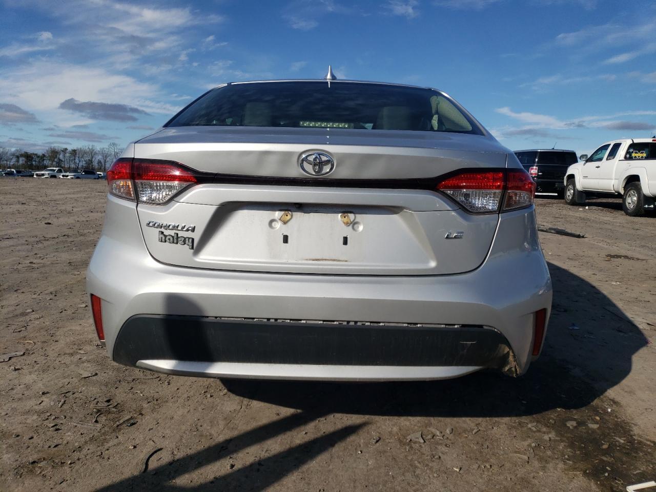 2021 TOYOTA COROLLA LE - Фото 6