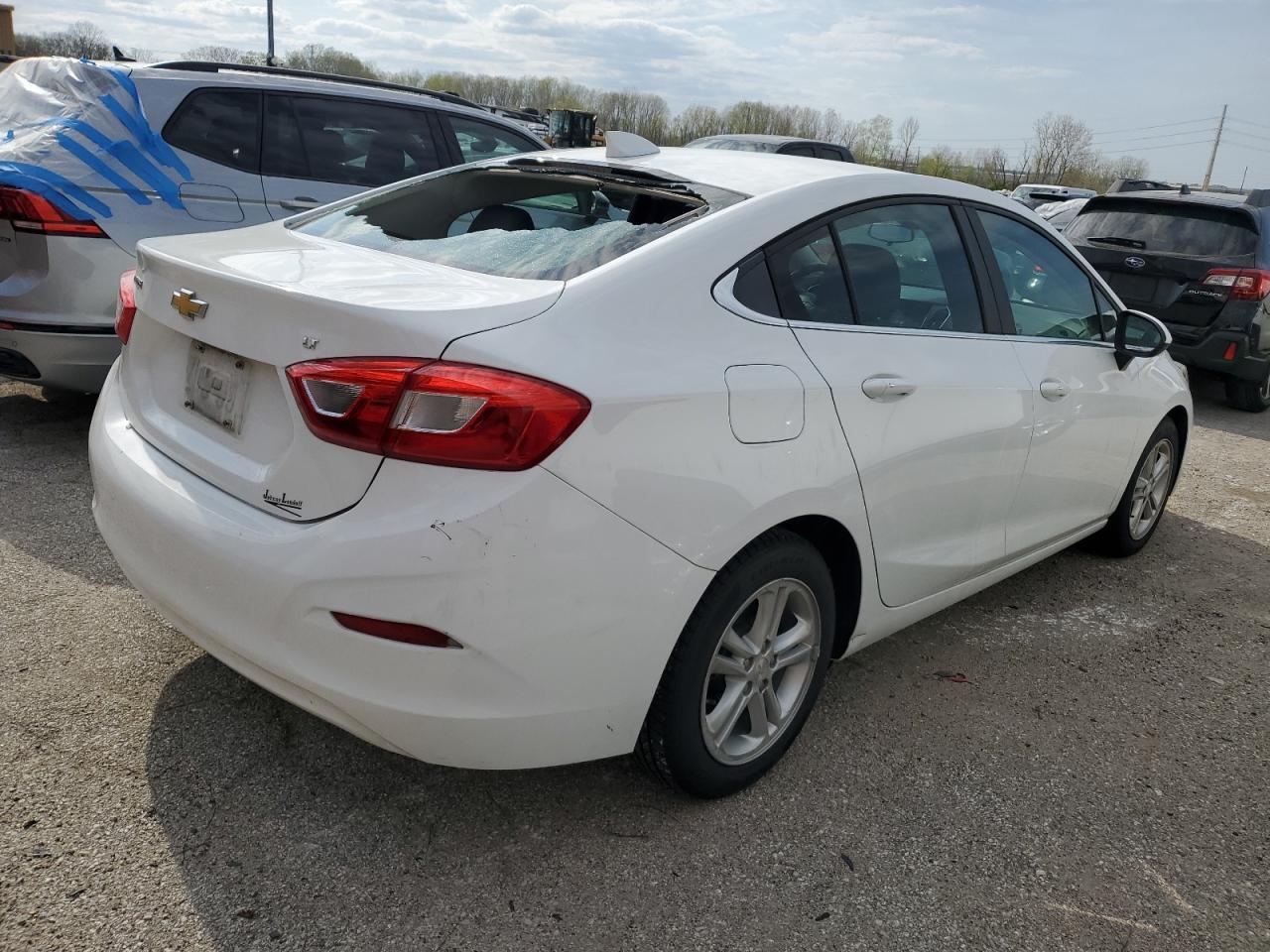2017 CHEVROLET CRUZE LT - Image 3