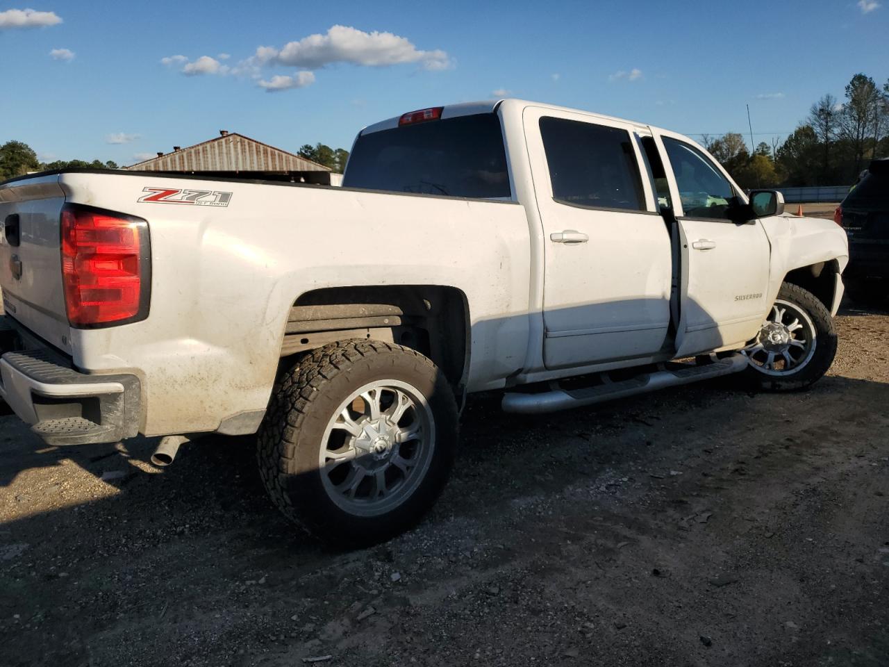 2017 CHEVROLET SILVERADO - Image 3