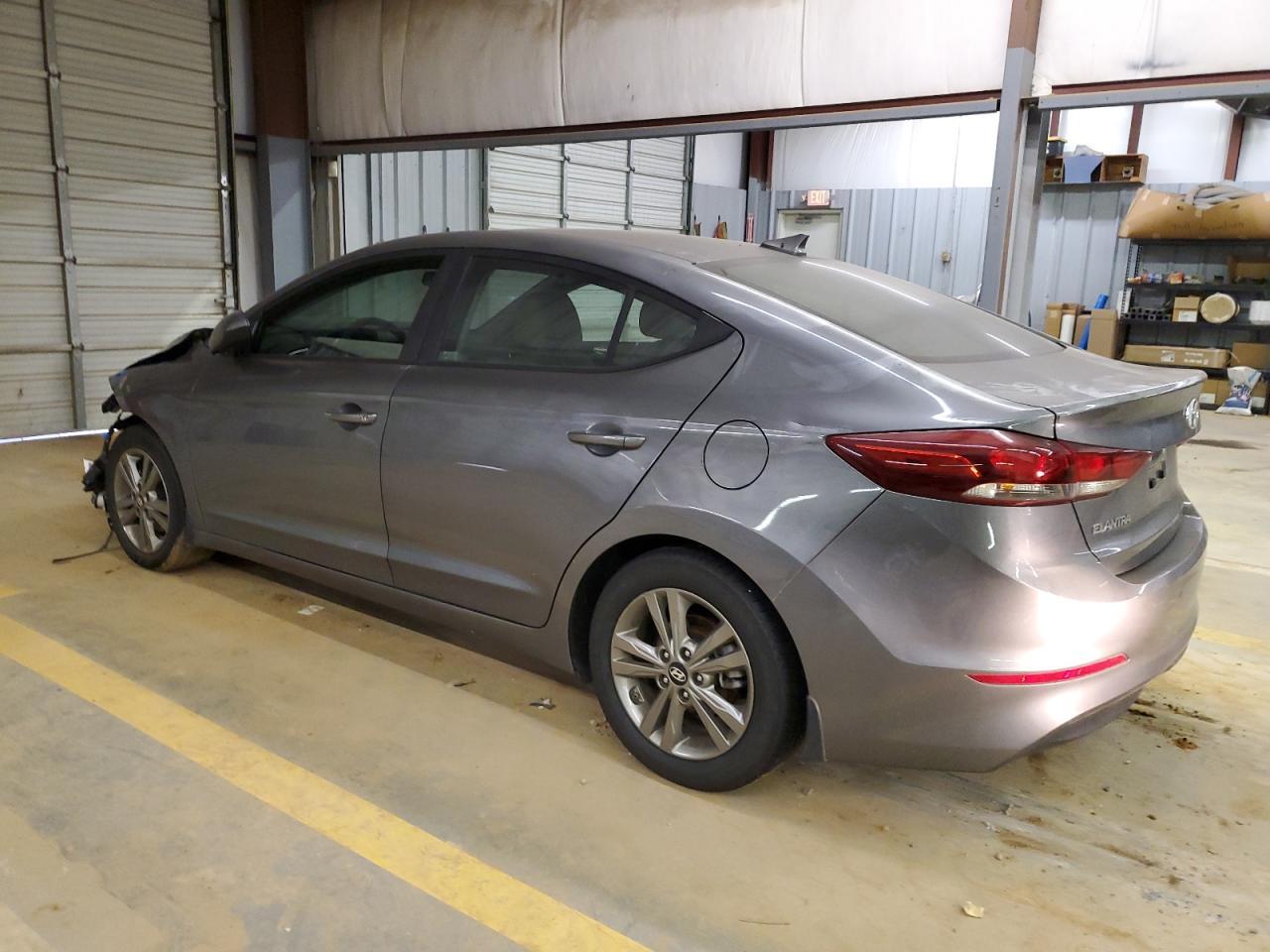 2018 HYUNDAI ELANTRA SE - Фото 2