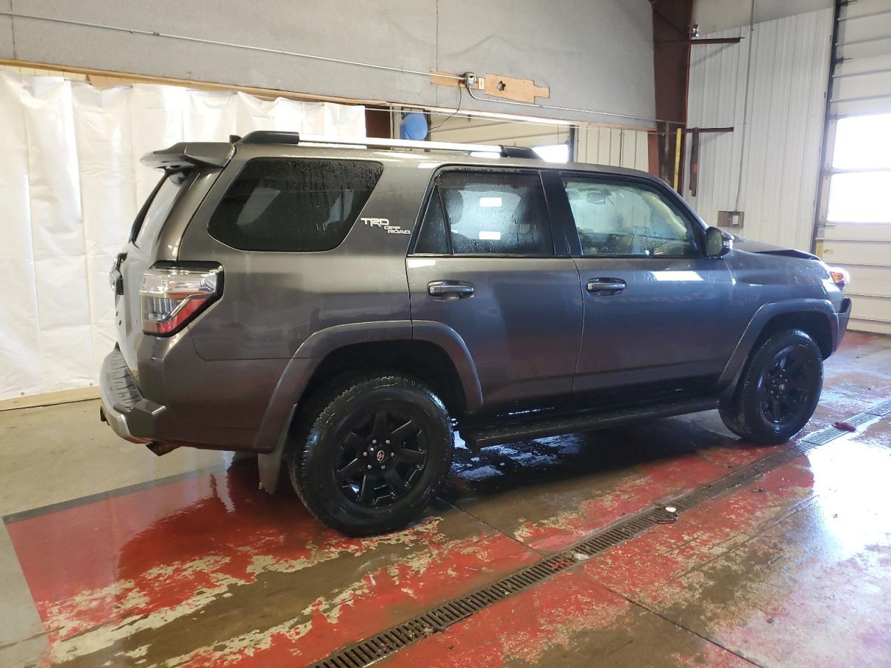 2017 TOYOTA 4RUNNER SR - Фото 3