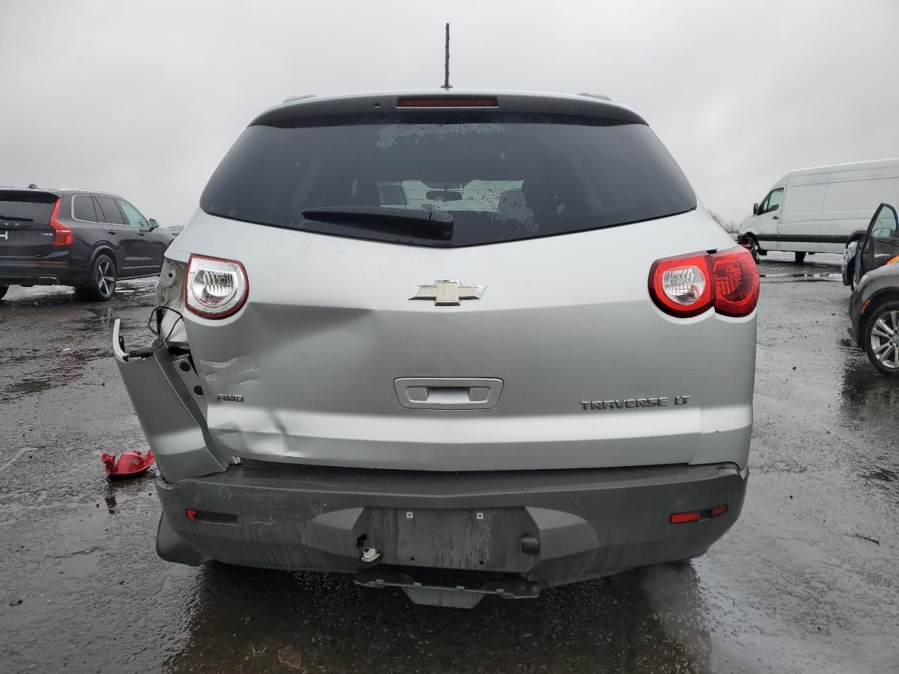 2012 CHEVROLET TRAVERSE L - Image 6