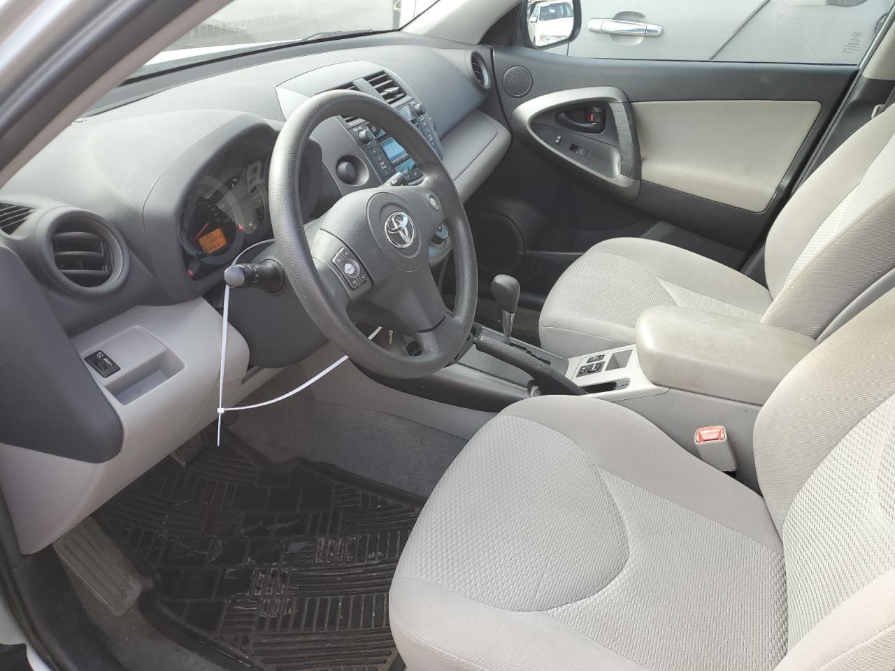 2011 TOYOTA RAV4 - Image 7