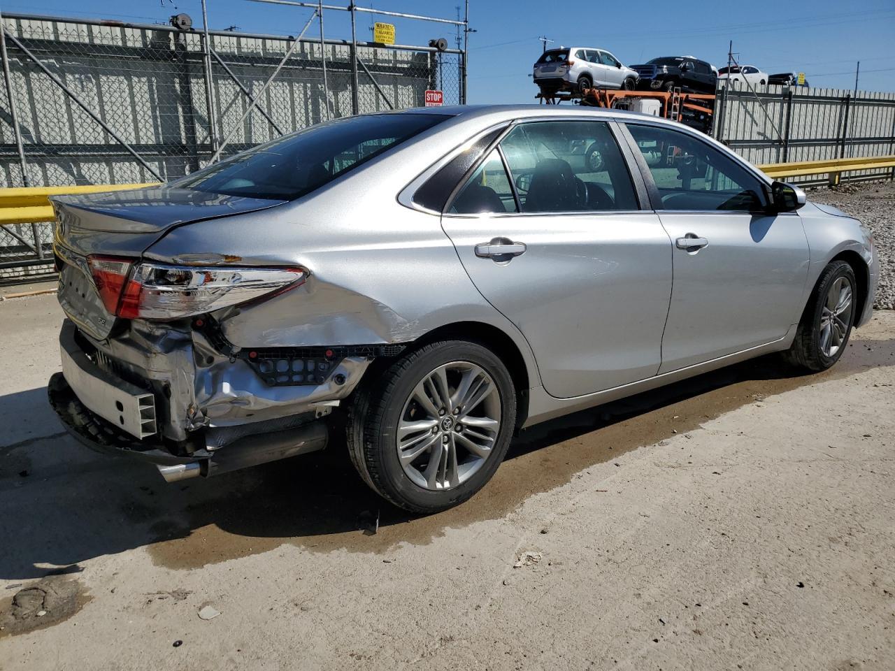 2015 TOYOTA CAMRY LE - Фото 3