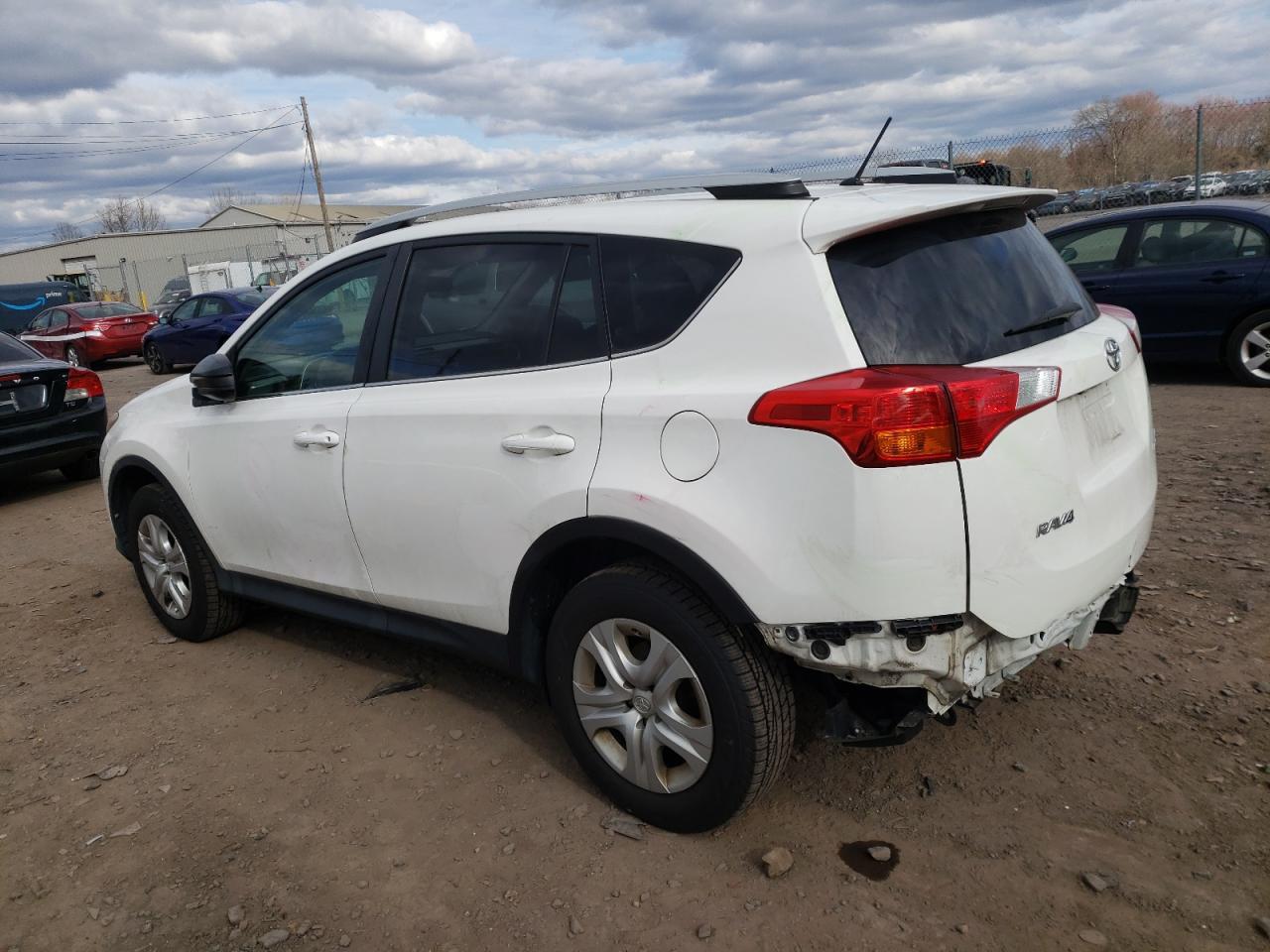 2015 TOYOTA RAV4 LE - Фото 2
