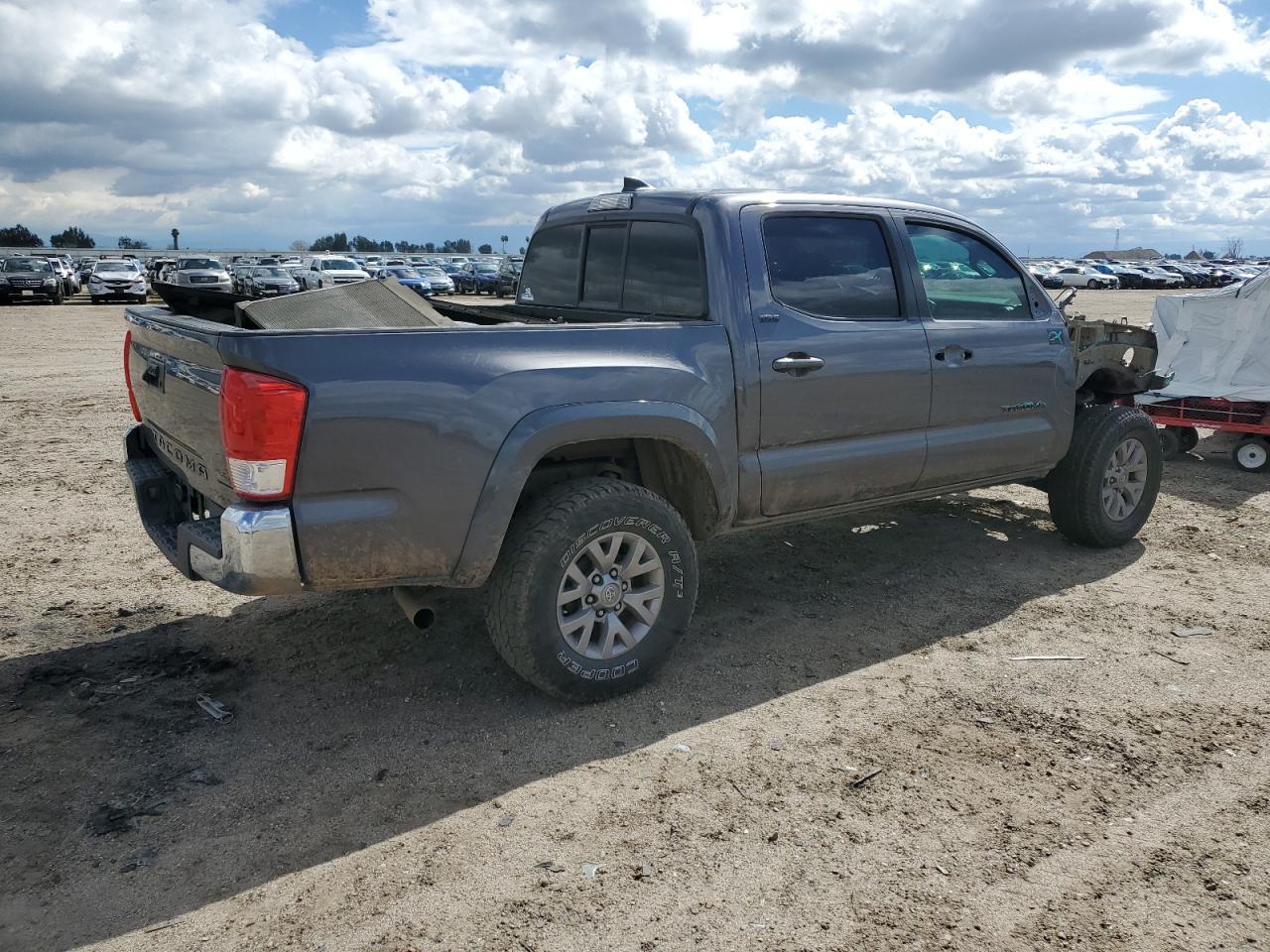 2017 TOYOTA TACOMA DOU - Фото 3