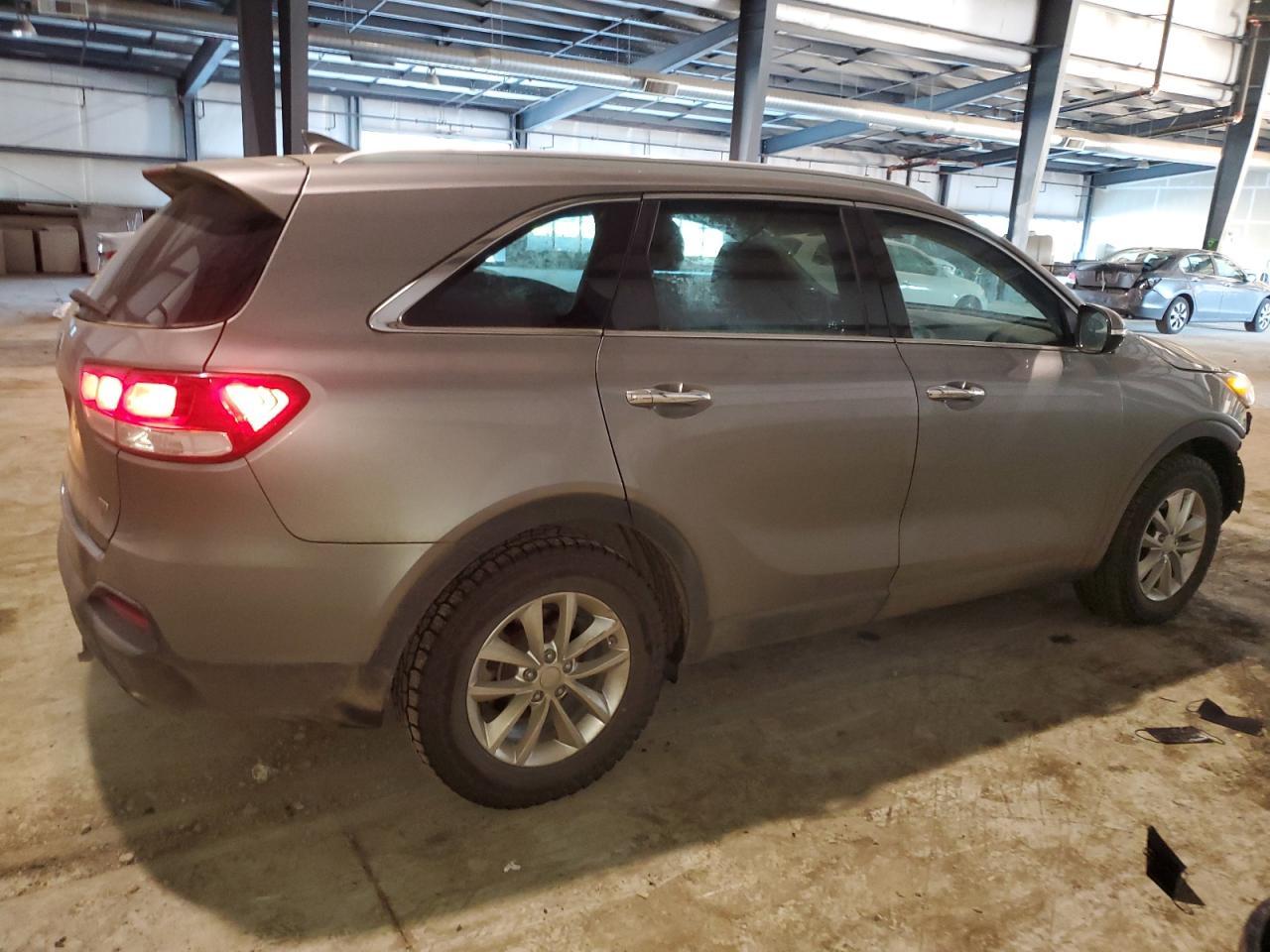 2017 KIA SORENTO LX - Фото 3