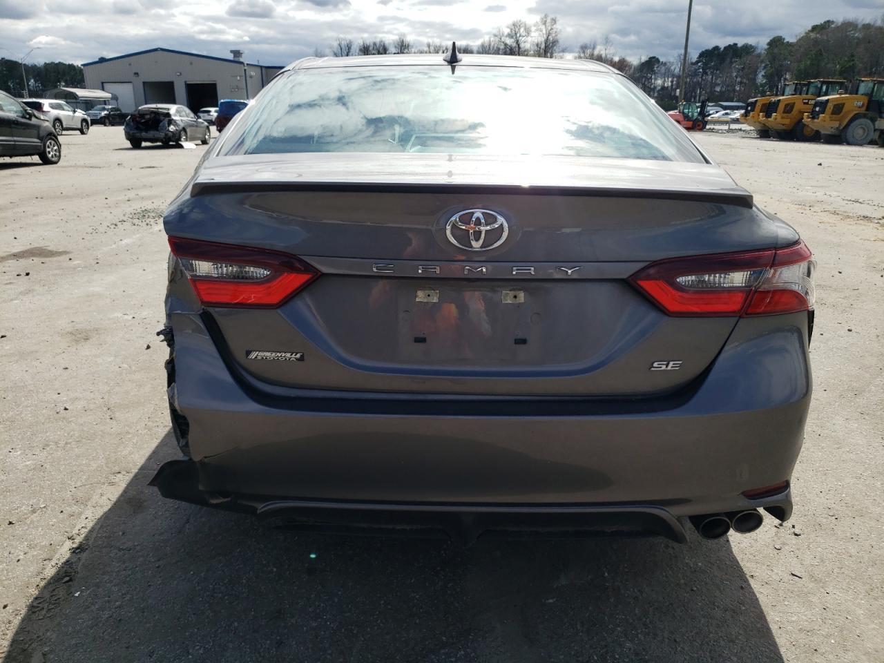 2021 TOYOTA CAMRY SE - Фото 6