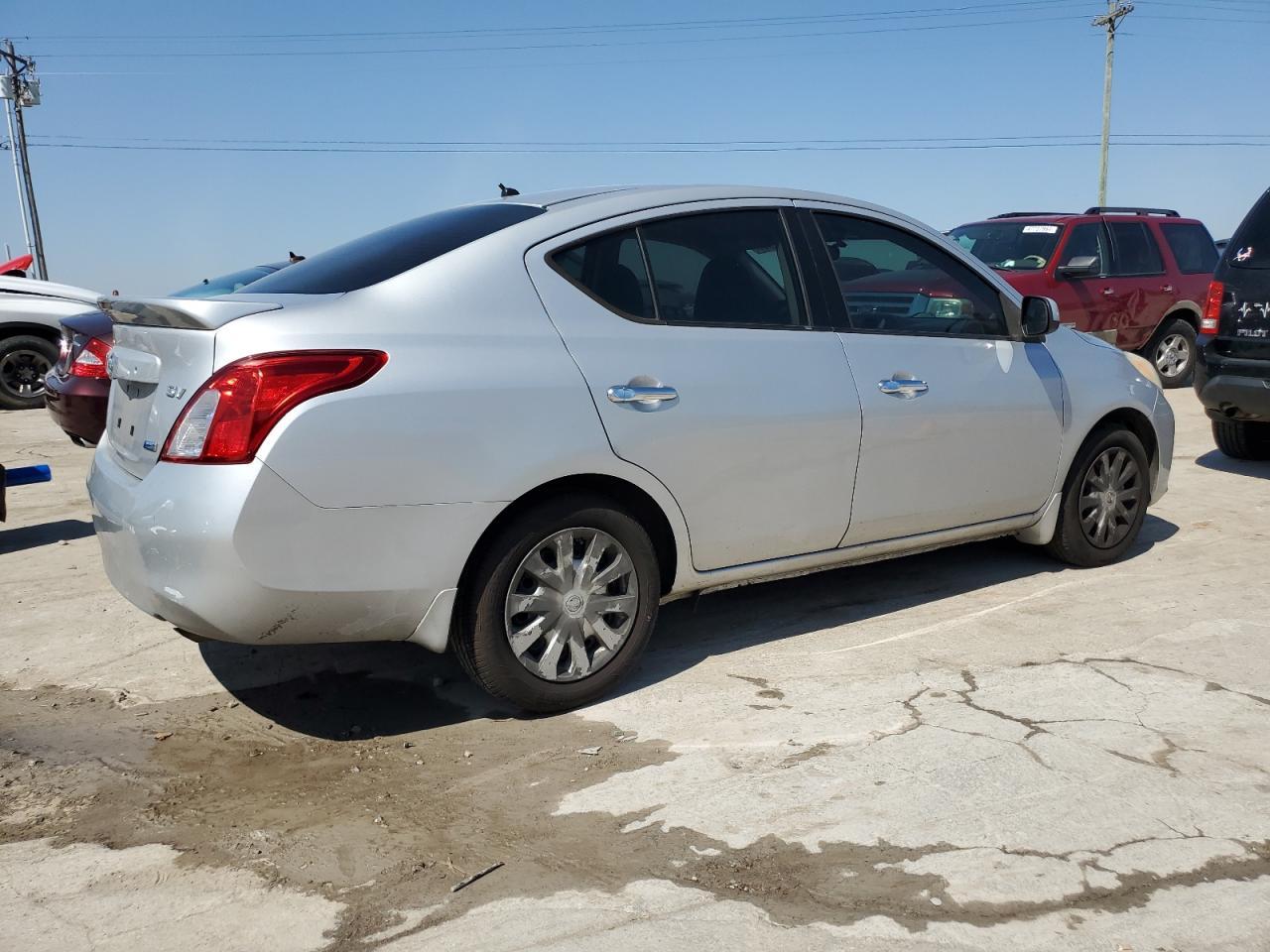 2014 NISSAN VERSA S - Фото 3