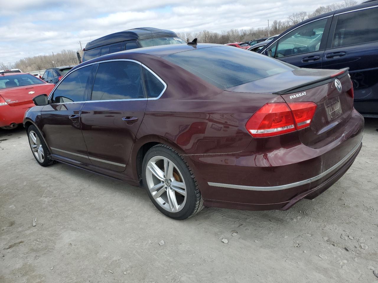 2014 VOLKSWAGEN PASSAT SEL - Фото 2