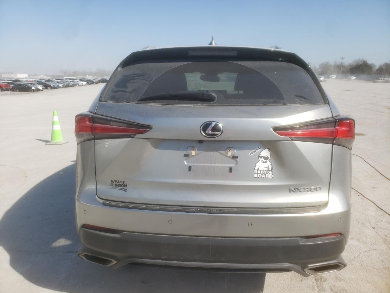 2020 LEXUS NX 300 - Фото 6