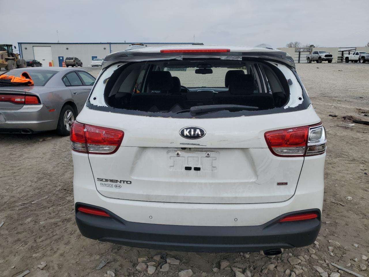 2017 KIA SORENTO LX - Image 6