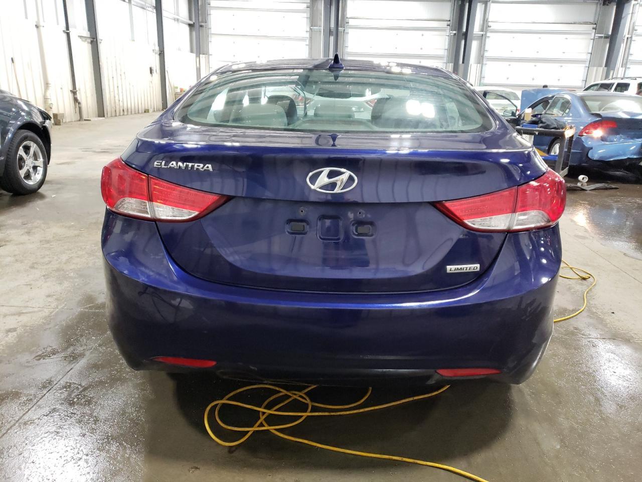 2013 HYUNDAI ELANTRA GL - Image 6