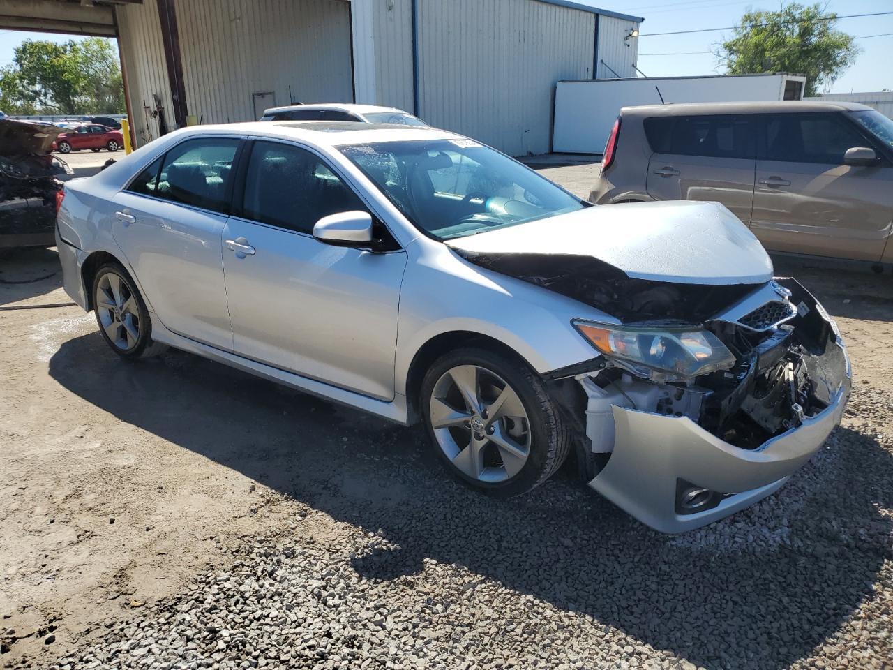 2014 TOYOTA CAMRY L - Image 4