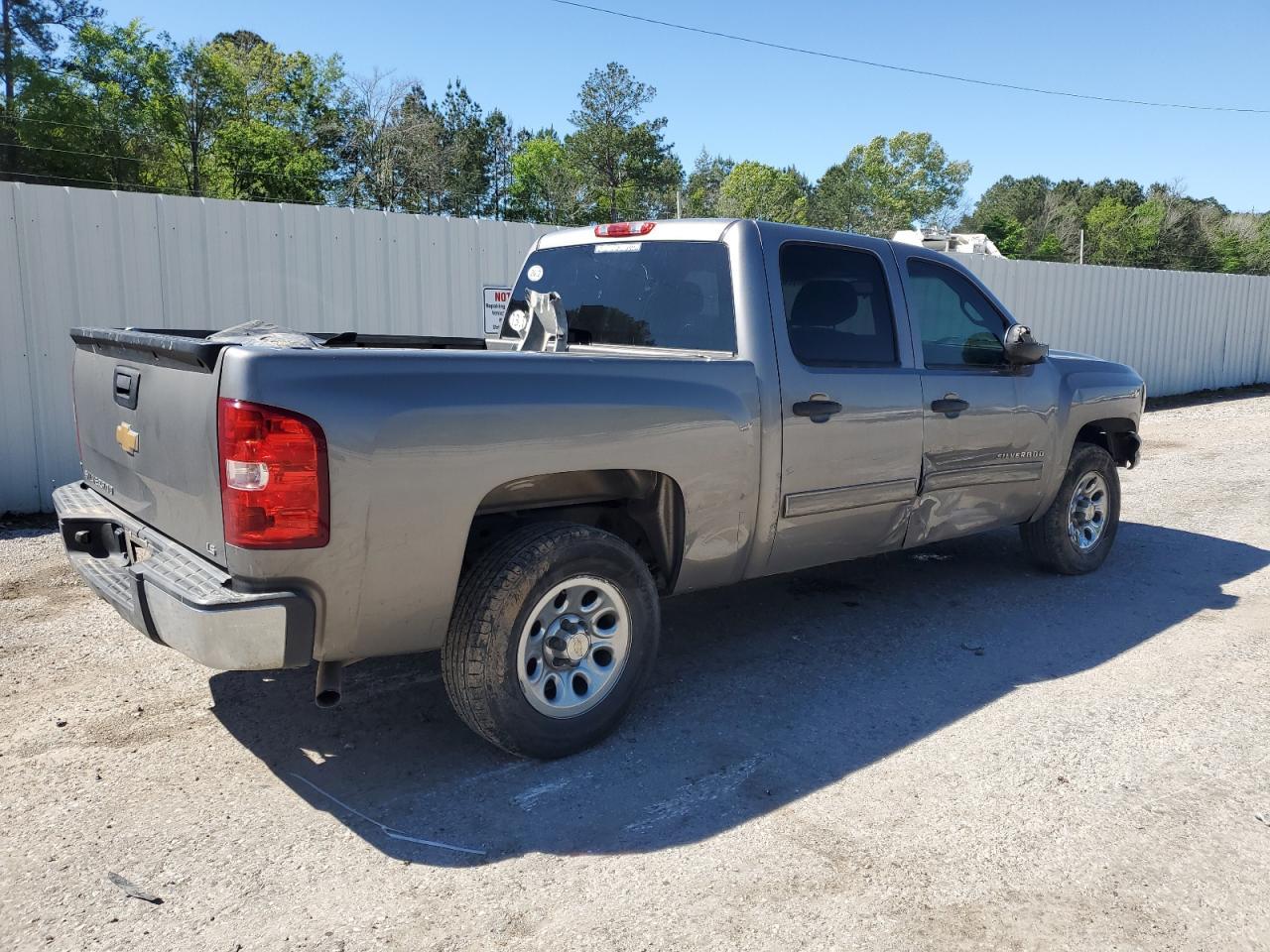 2013 CHEVROLET SILVERADO - Image 3