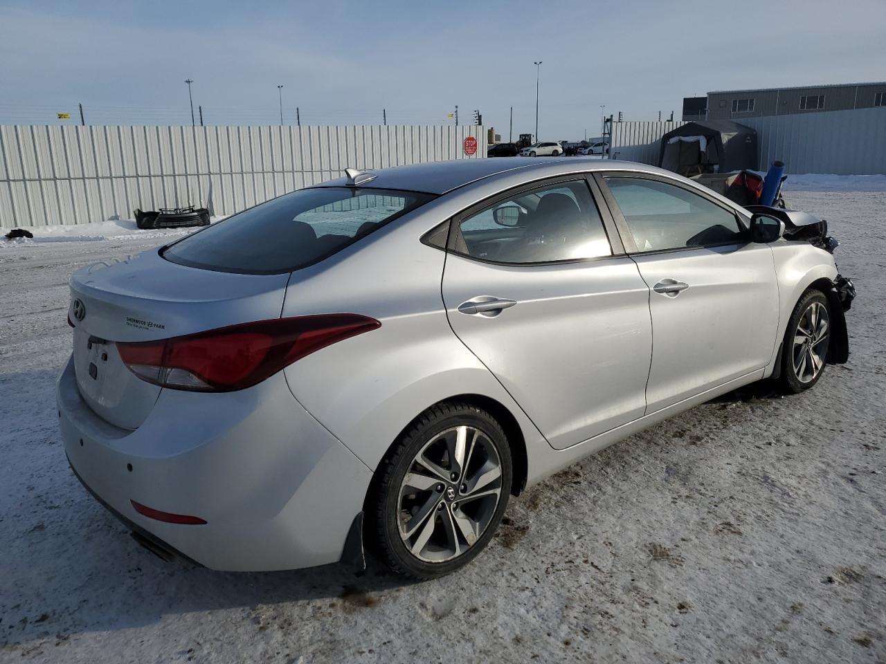 2015 HYUNDAI ELANTRA SE - Image 3