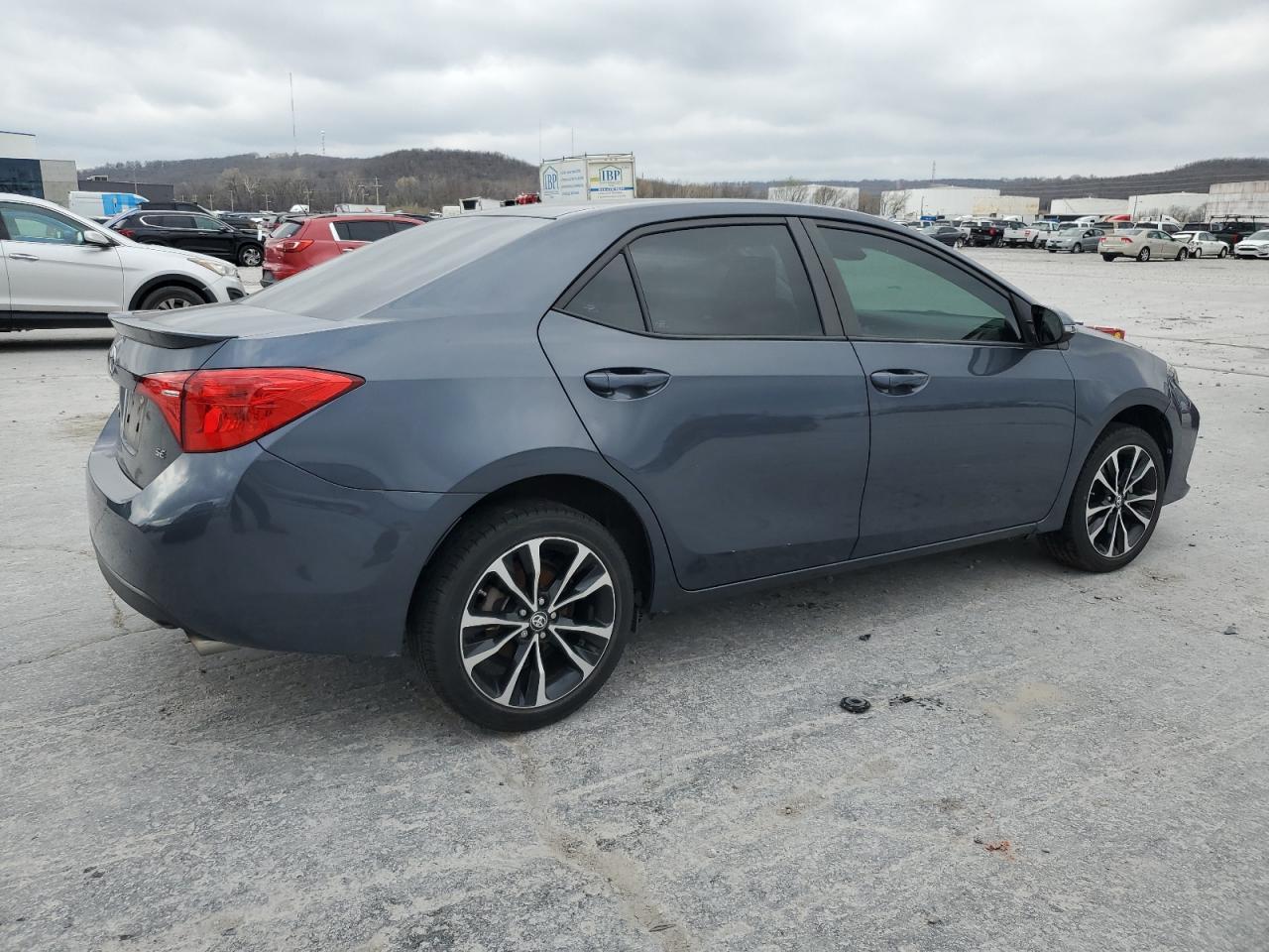 2019 TOYOTA COROLLA L - Фото 3
