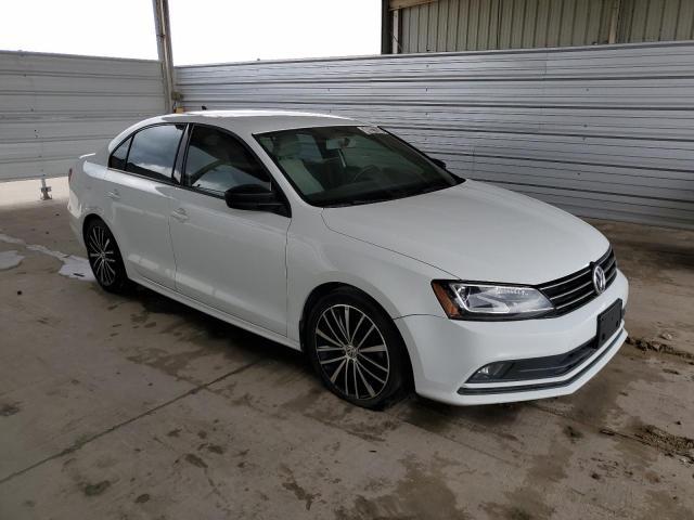 2016 Volkswagen Jetta Sport - Image 4