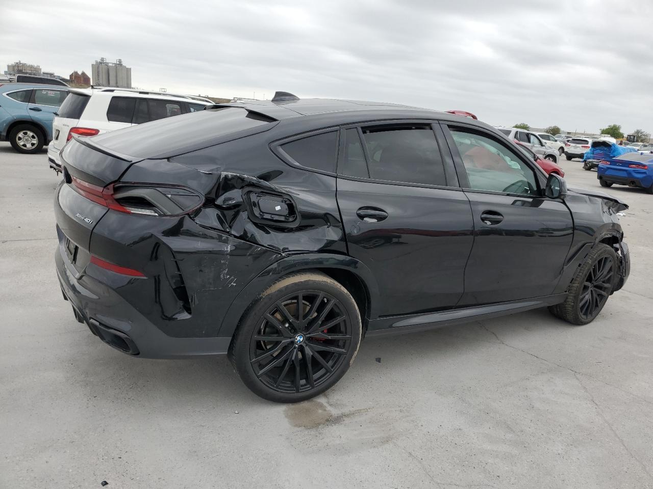 2022 BMW X6 XDRIVE4 - Фото 3