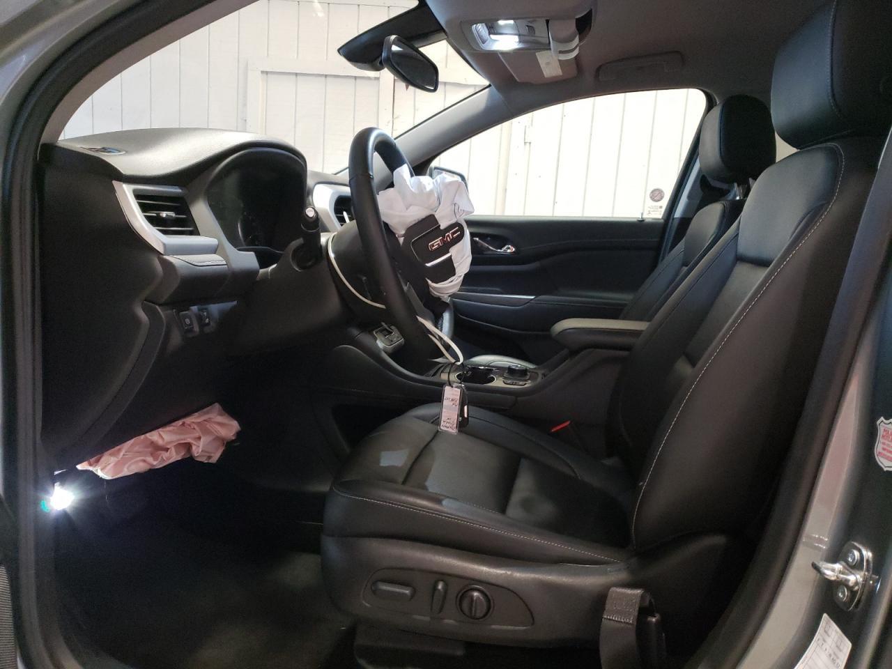 2023 GMC ACADIA SLT - Image 7
