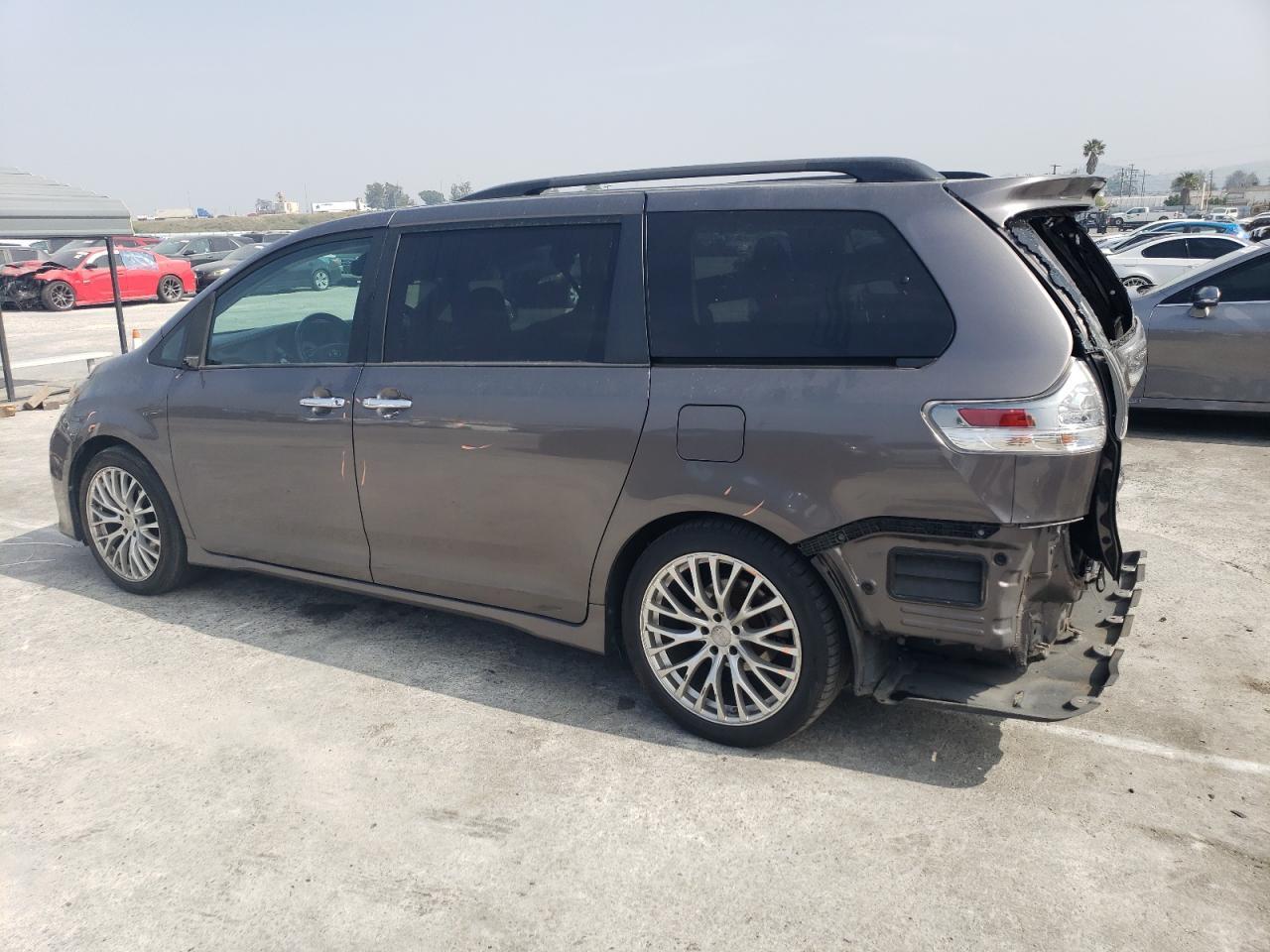 2015 TOYOTA SIENNA SPO - Фото 2