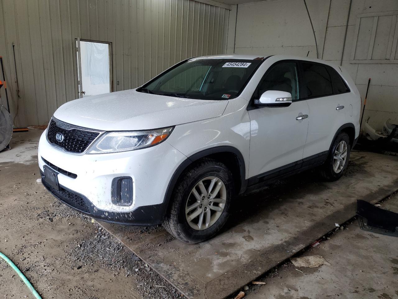 2015 KIA SORENTO LX