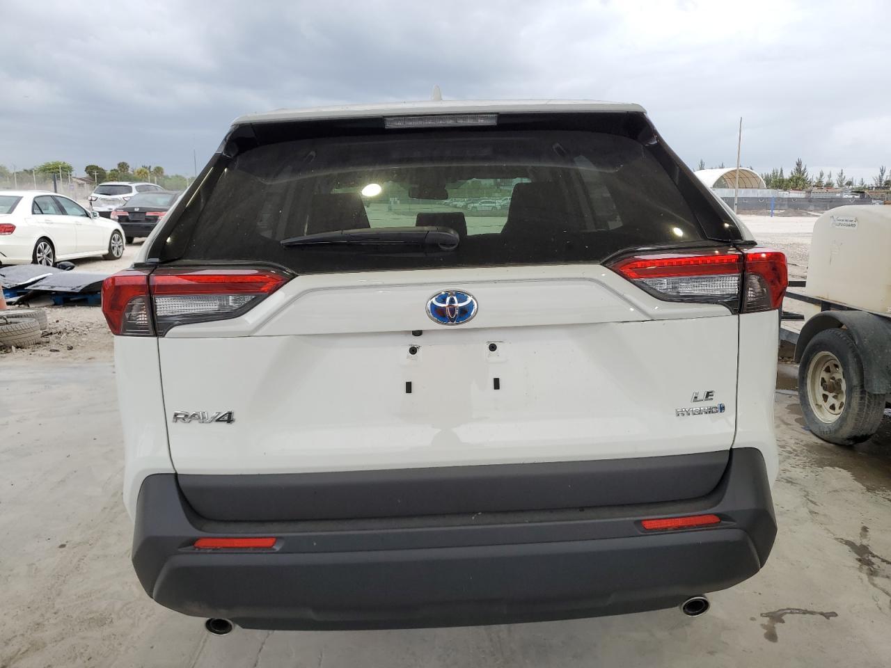 2023 TOYOTA RAV4 LE - Фото 6
