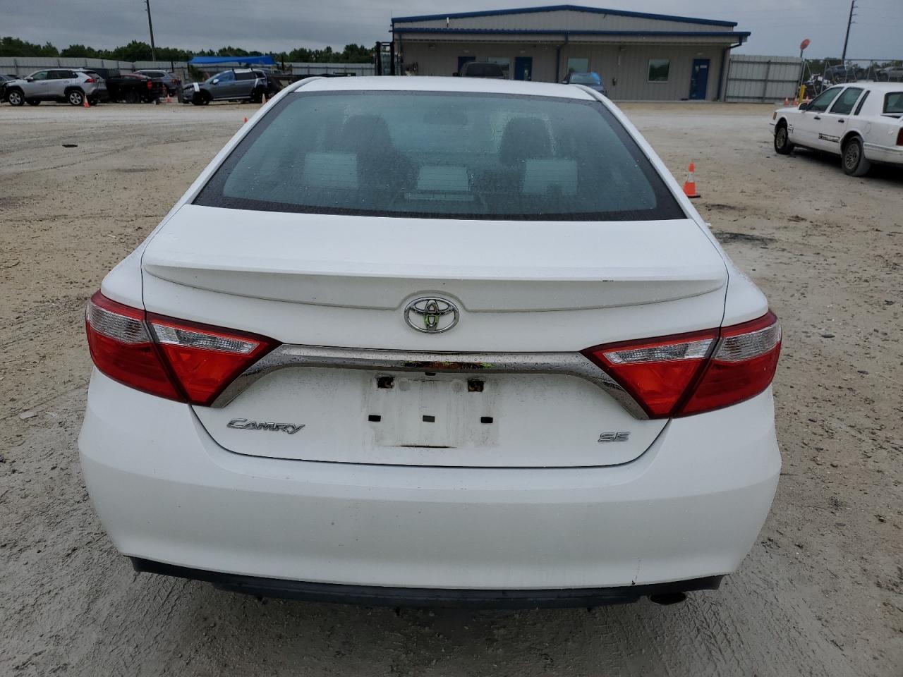 2017 TOYOTA CAMRY LE - Фото 6