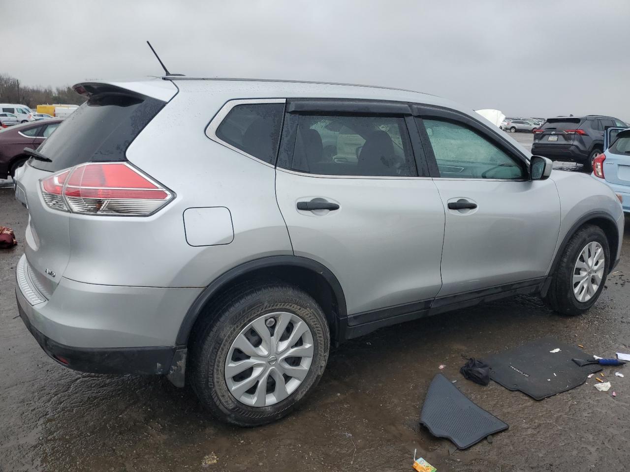 2016 NISSAN ROGUE S - Фото 3
