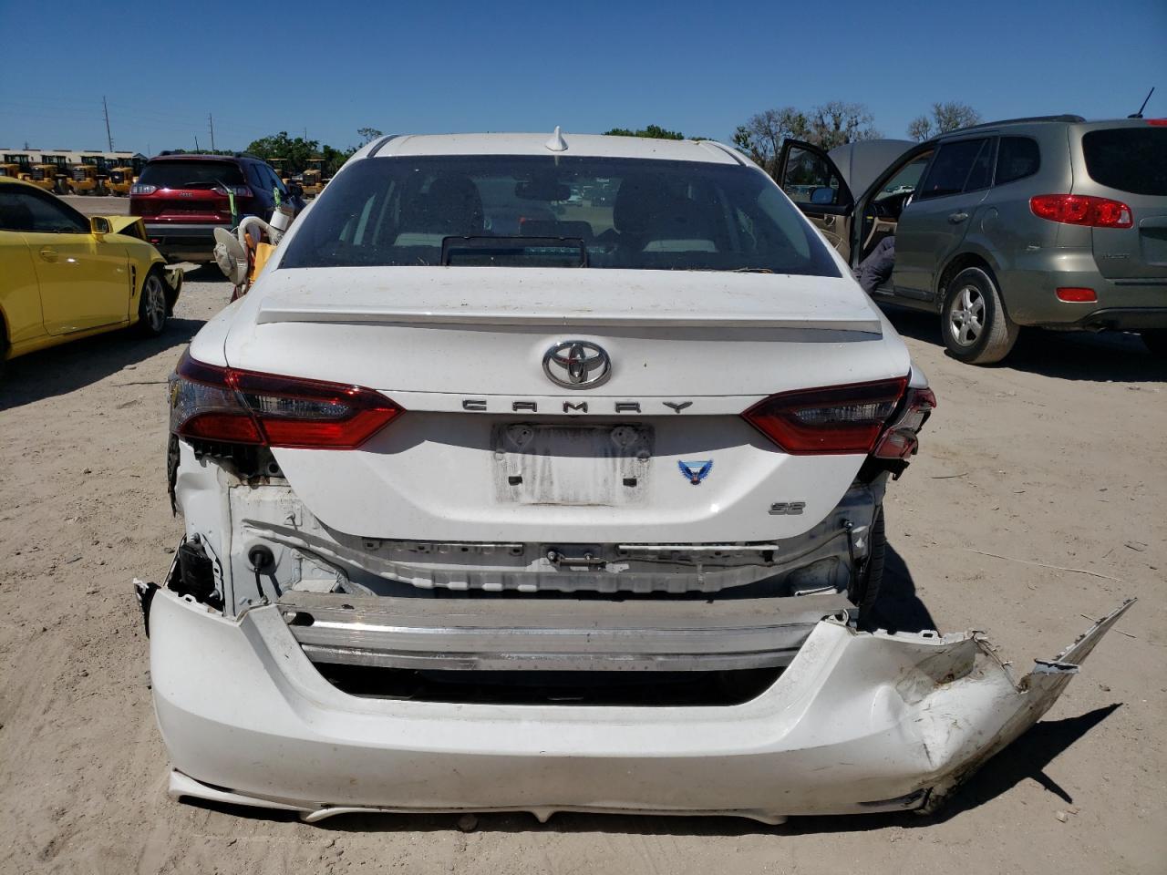 2021 TOYOTA CAMRY SE - Фото 6