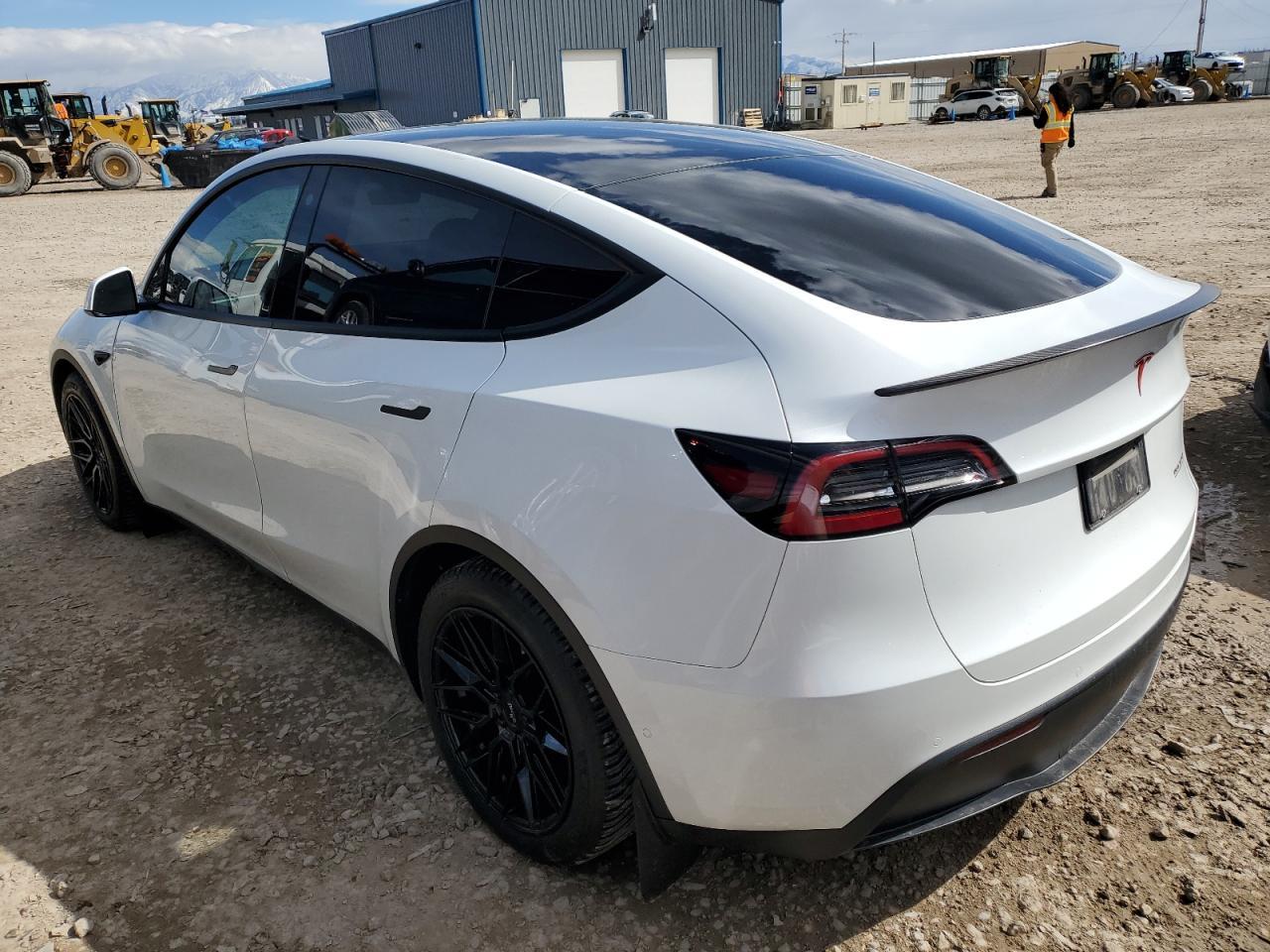 2022 TESLA MODEL Y - Image 2
