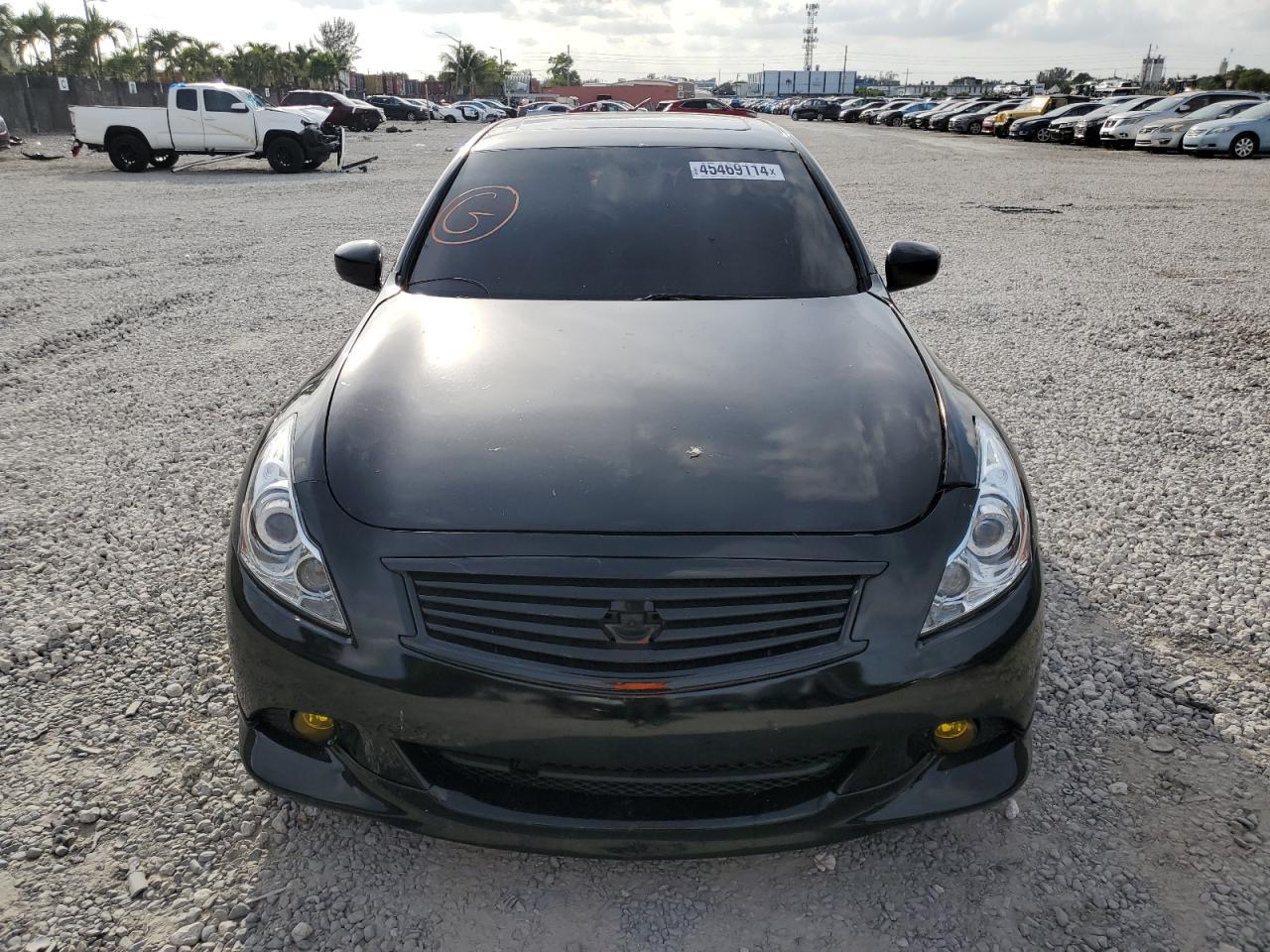 2011 INFINITI G37 - Фото 5